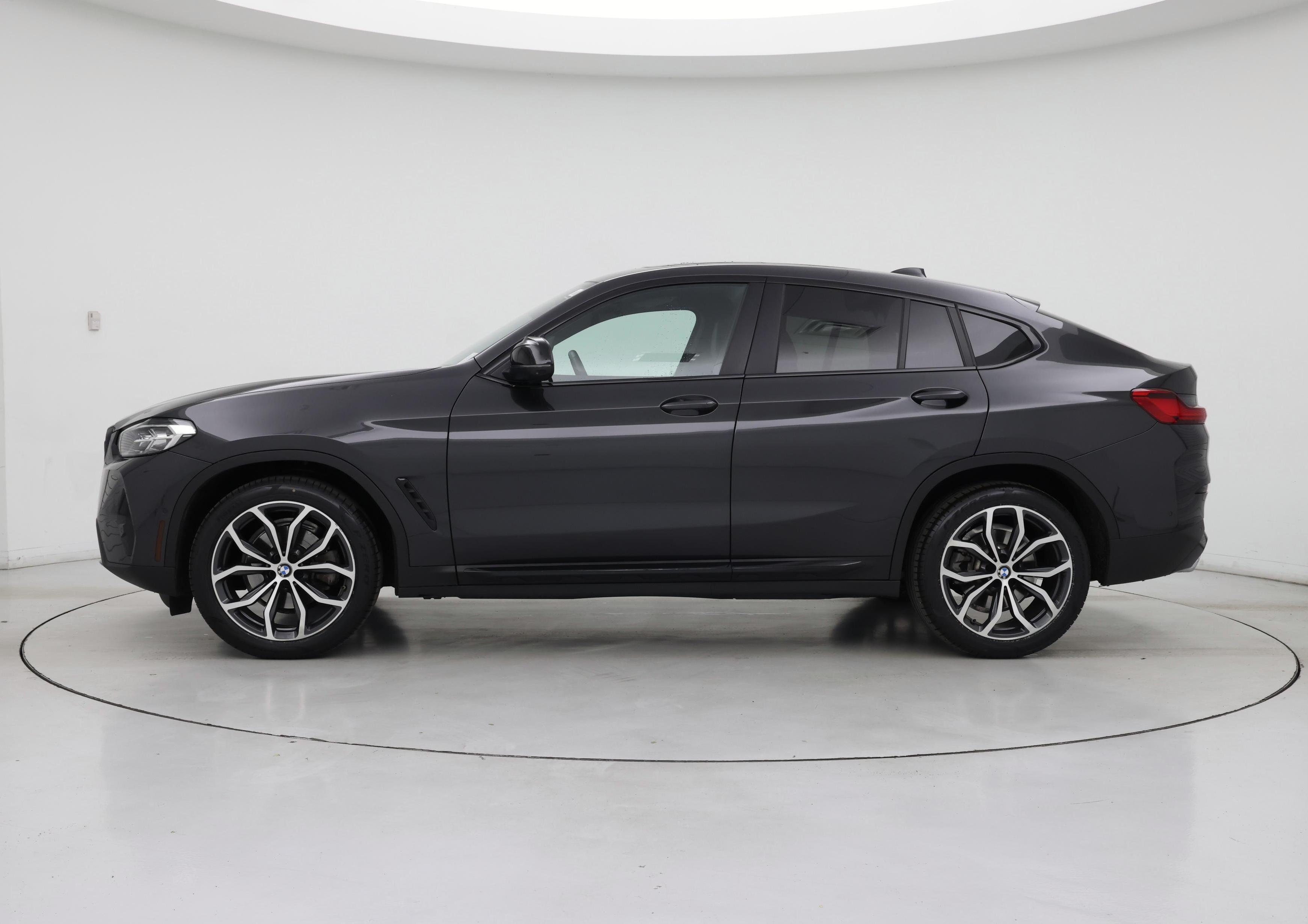 Thumbnail: 2023 BMW X4 - 3