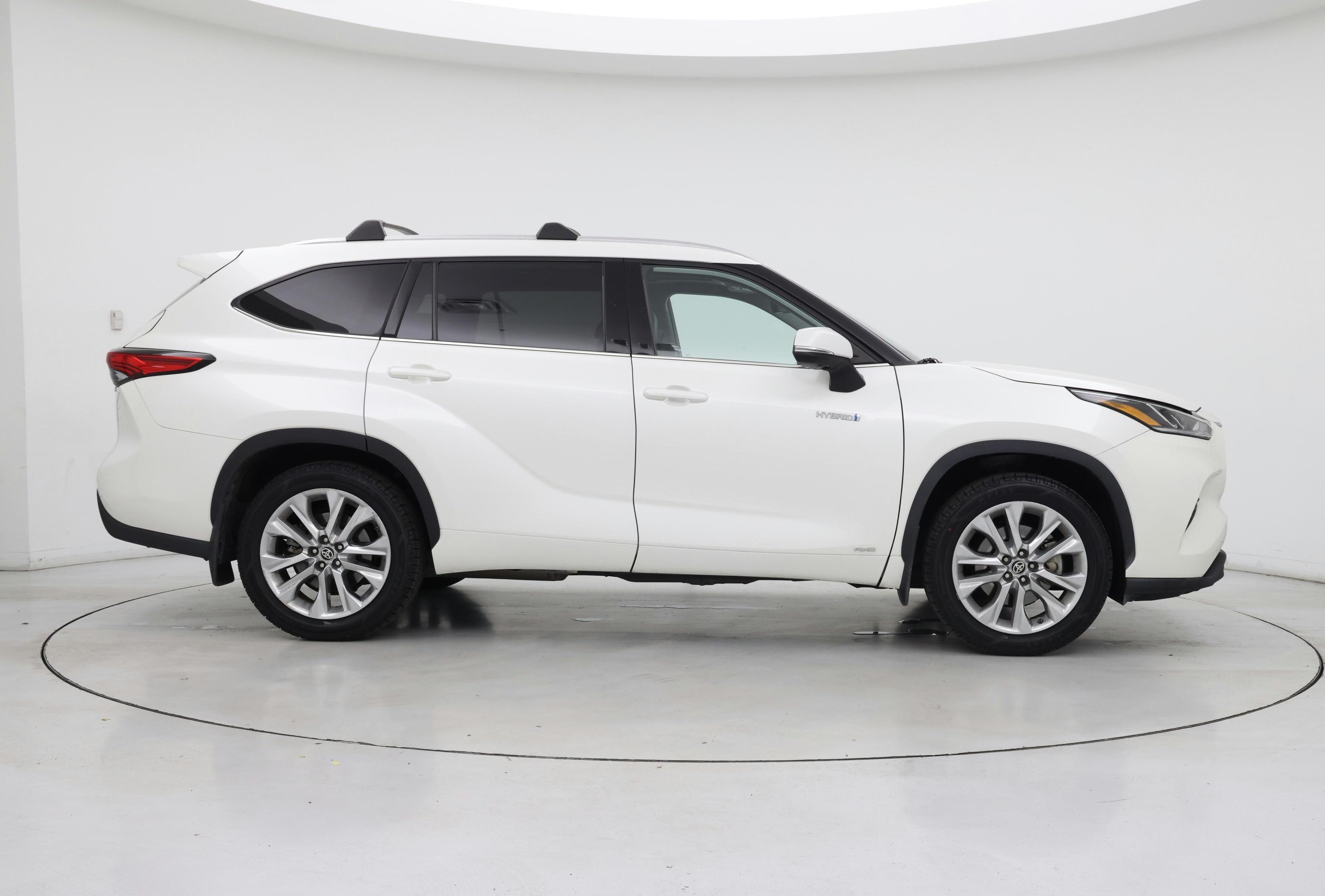 Thumbnail: 2021 Toyota Highlander - 7