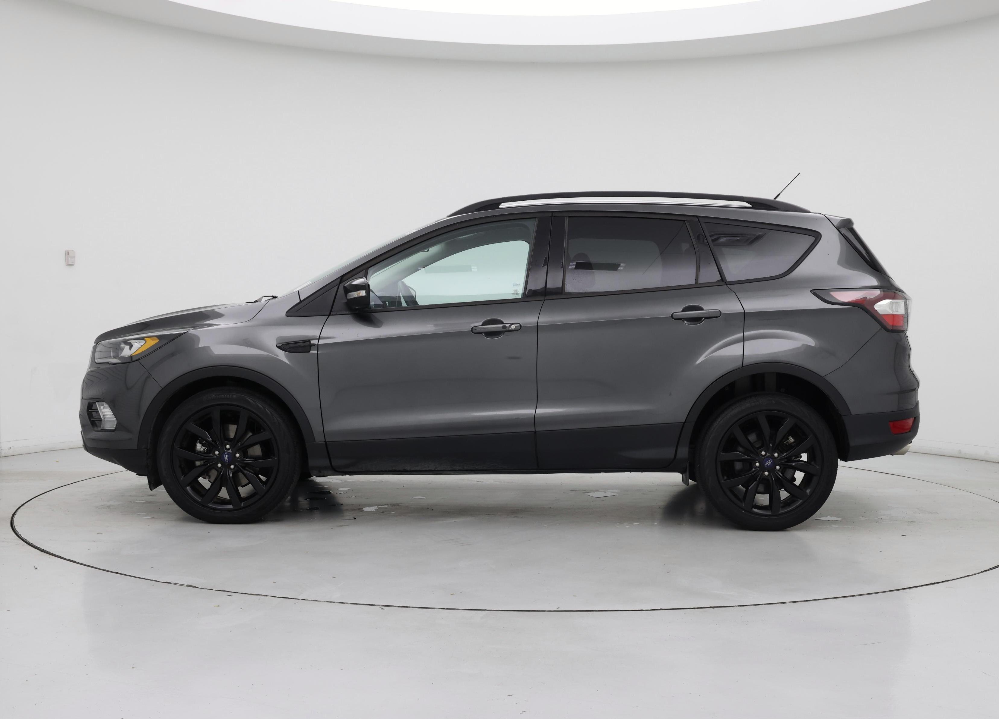 Thumbnail: 2017 Ford Escape - 3