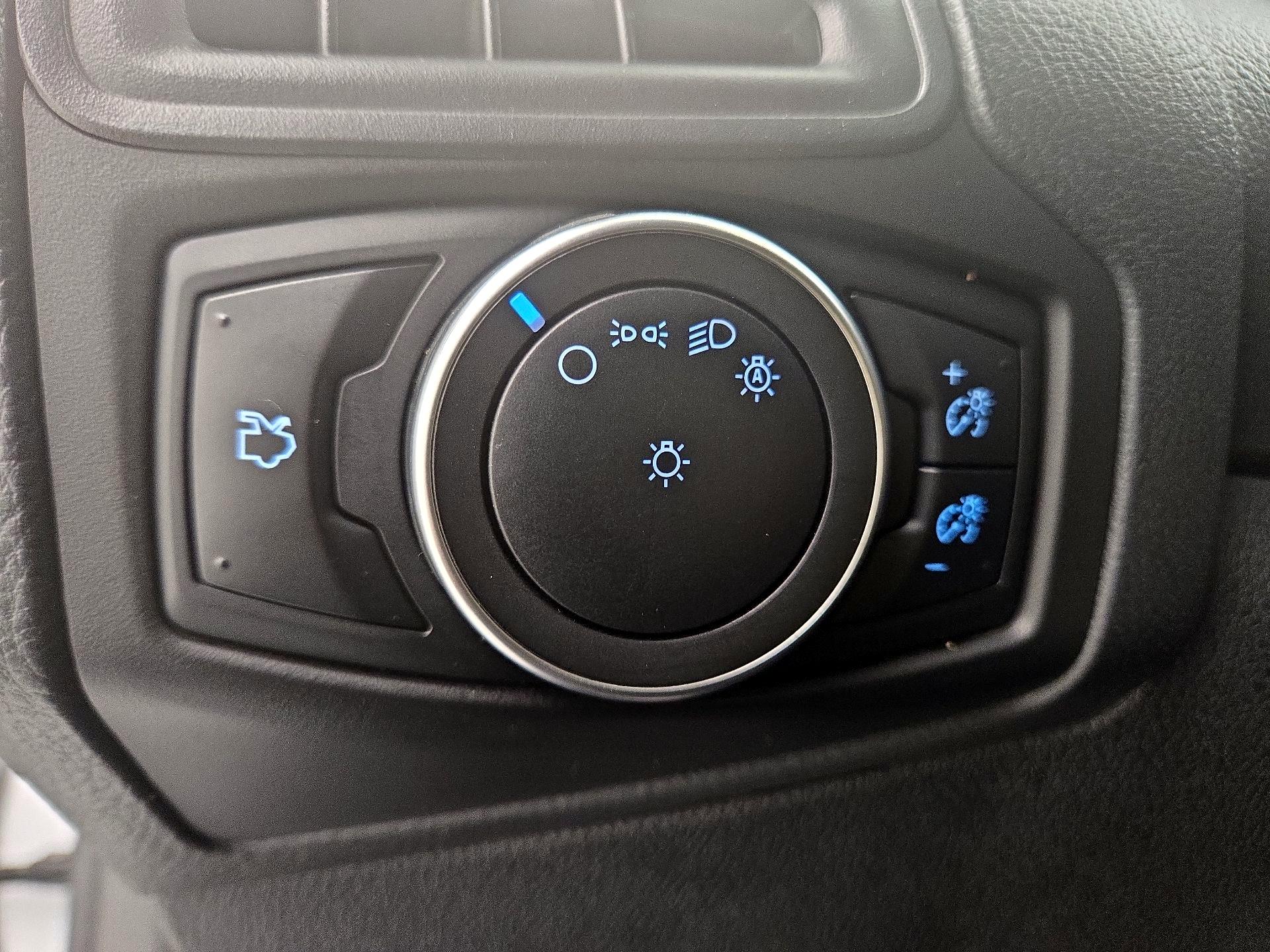 Thumbnail: 2016 Ford Focus - 13