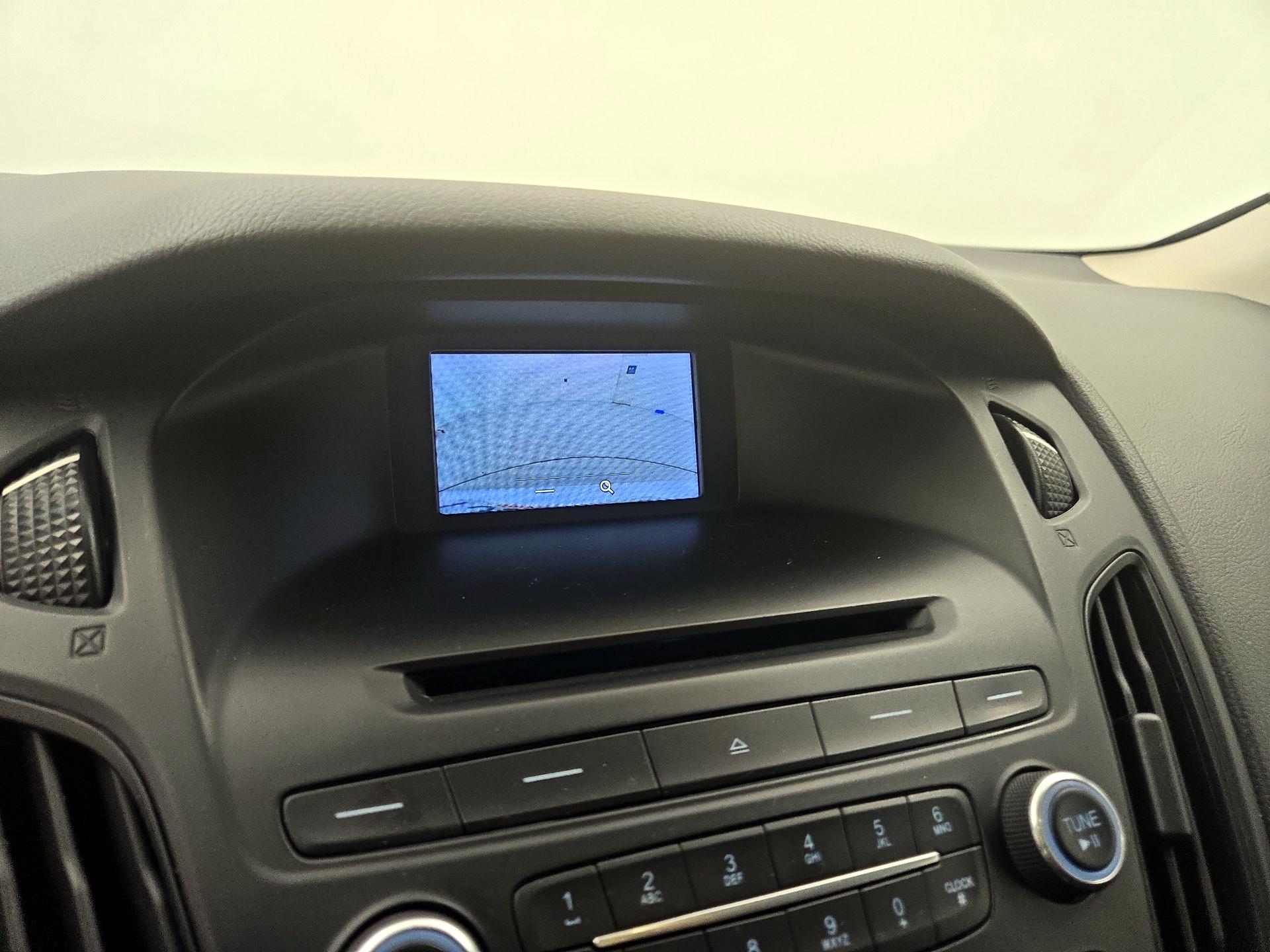 Thumbnail: 2016 Ford Focus - 14