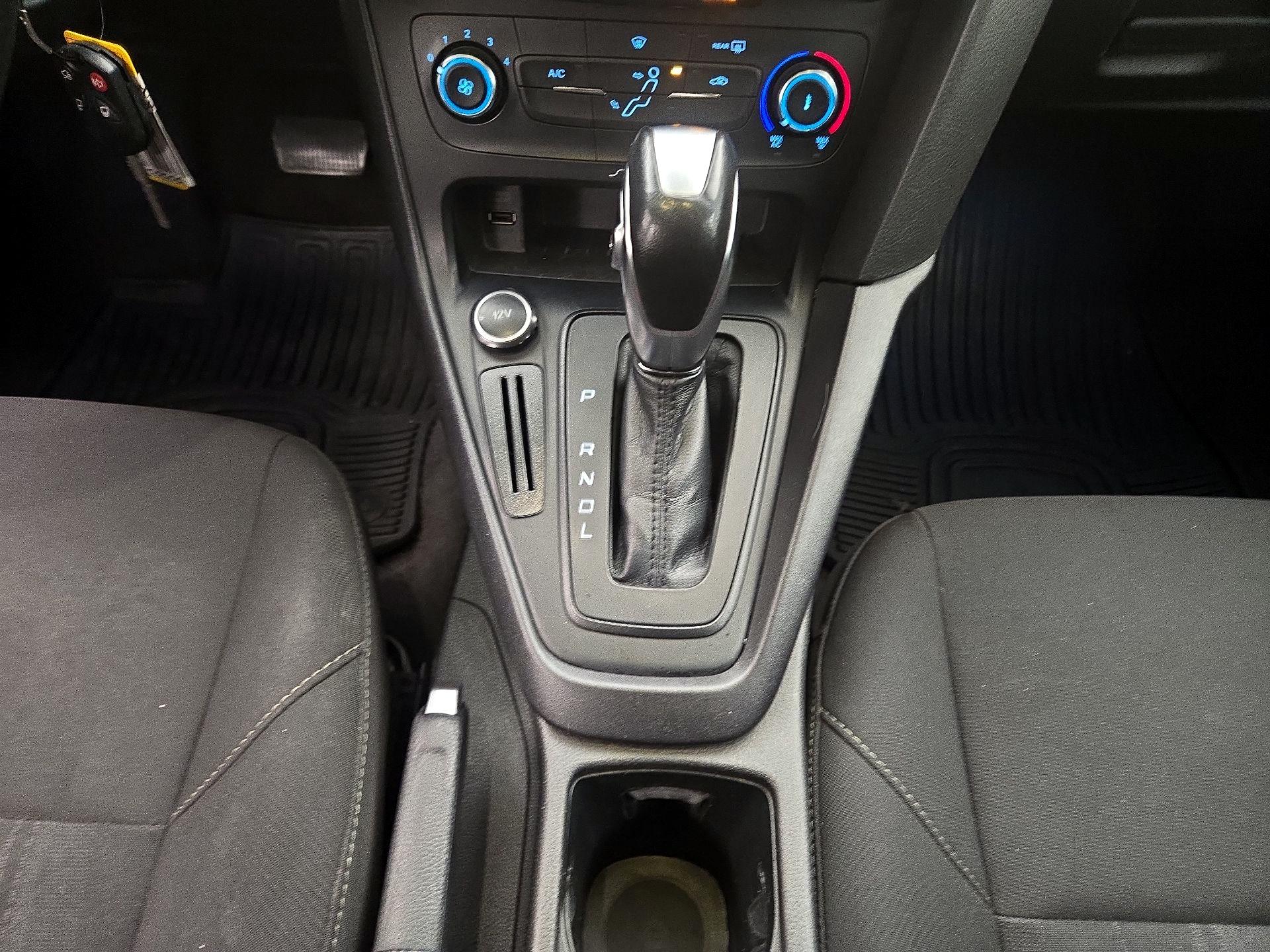 Thumbnail: 2016 Ford Focus - 17