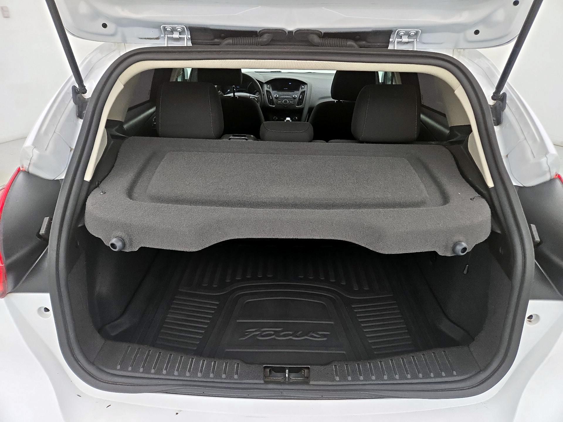 Thumbnail: 2016 Ford Focus - 19