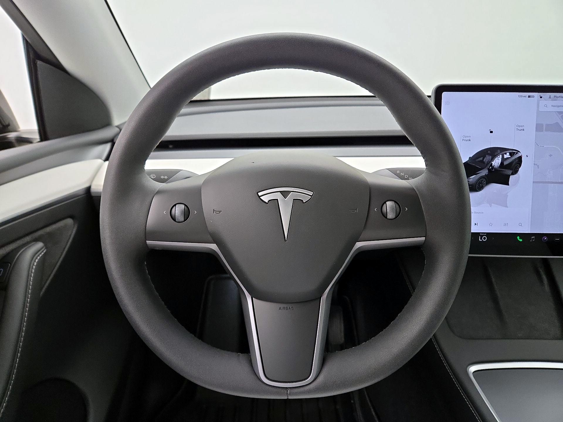 Thumbnail: 2023 Tesla Model Y - 10