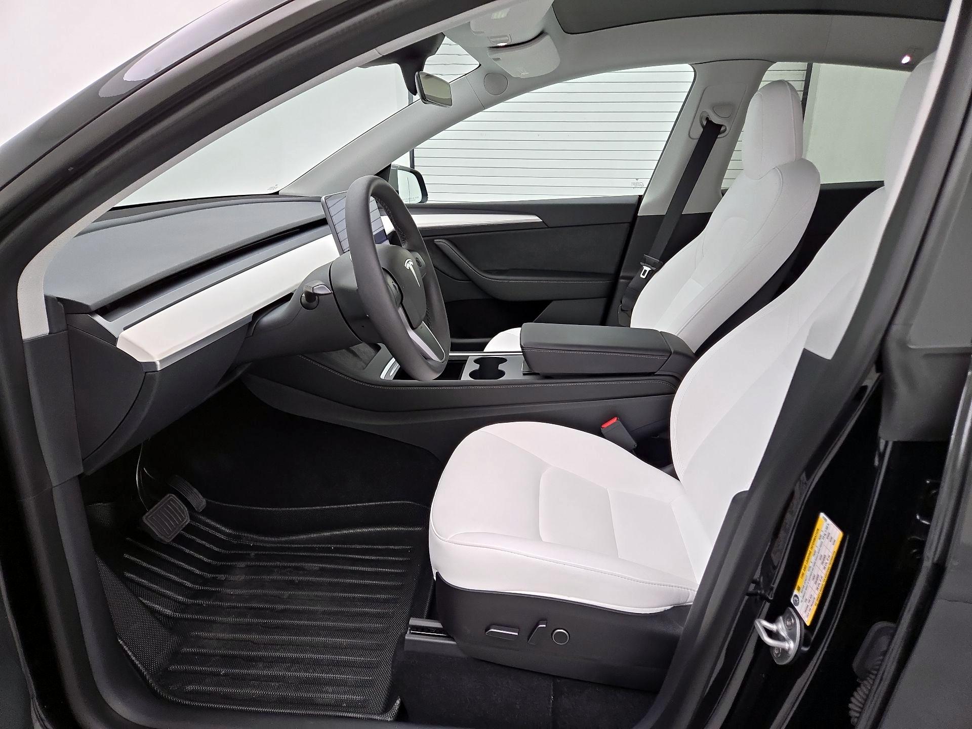 Thumbnail: 2023 Tesla Model Y - 11