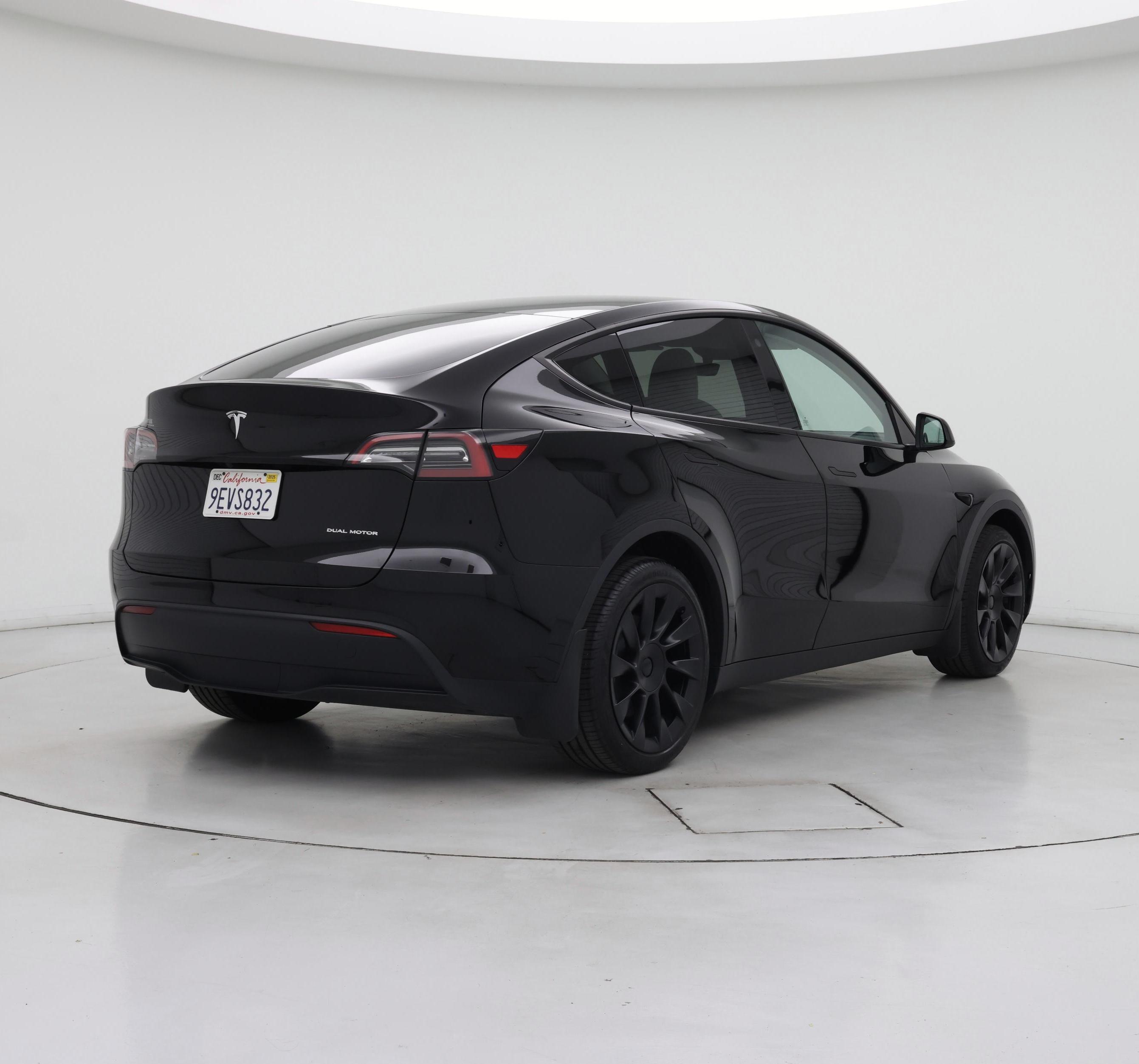 Thumbnail: 2023 Tesla Model Y - 8