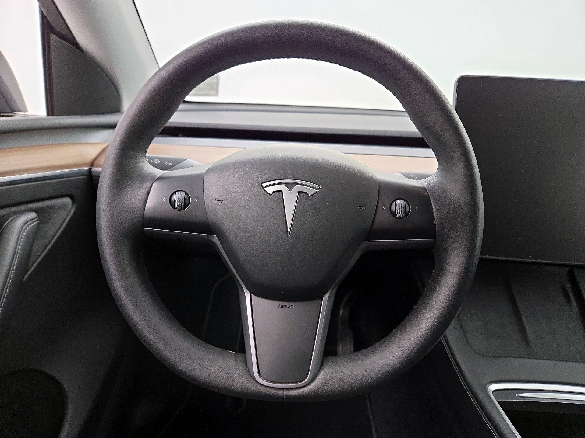 Thumbnail: 2023 Tesla Model Y - 10