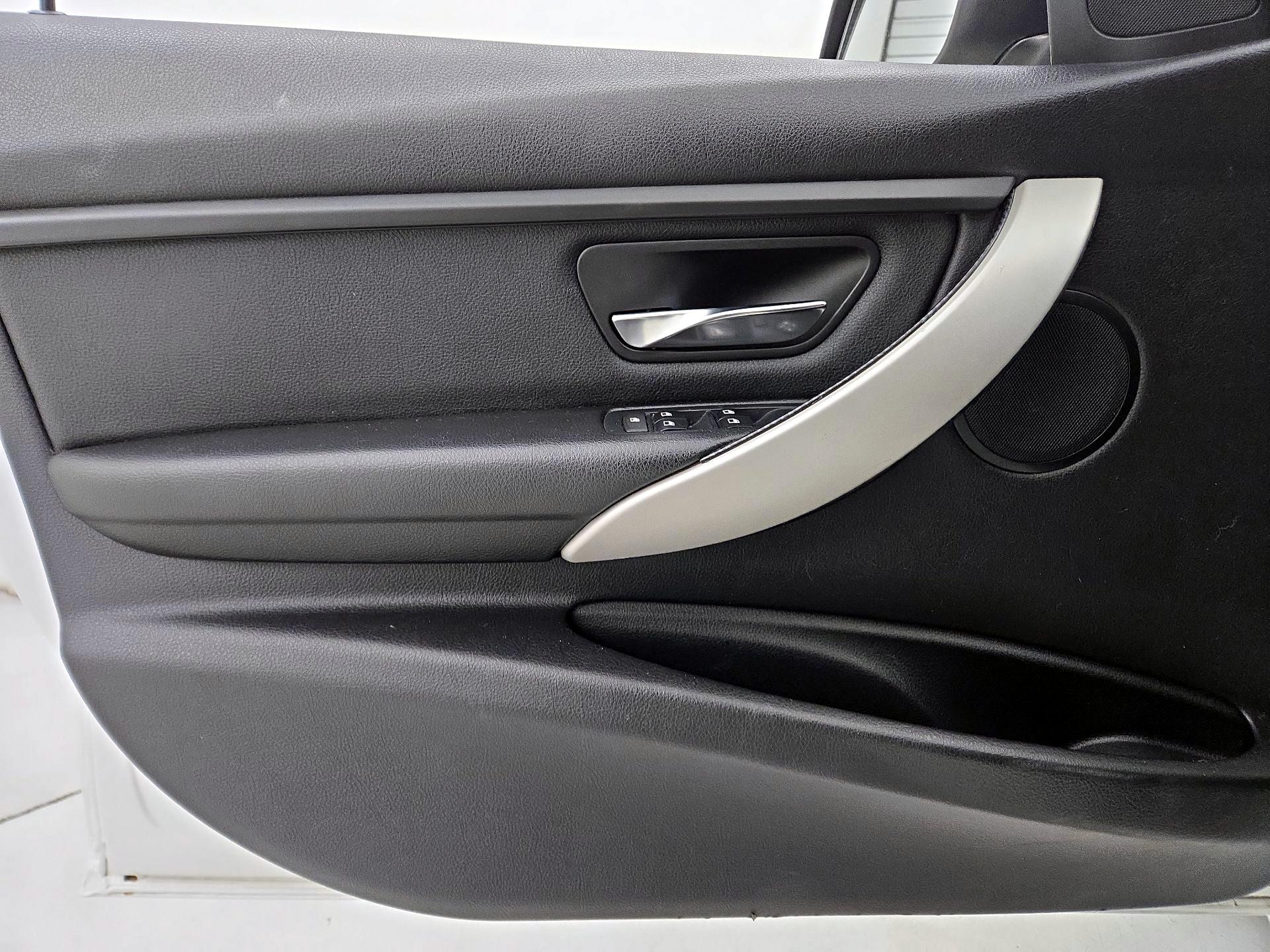 Thumbnail: 2014 BMW 3 Series - 12