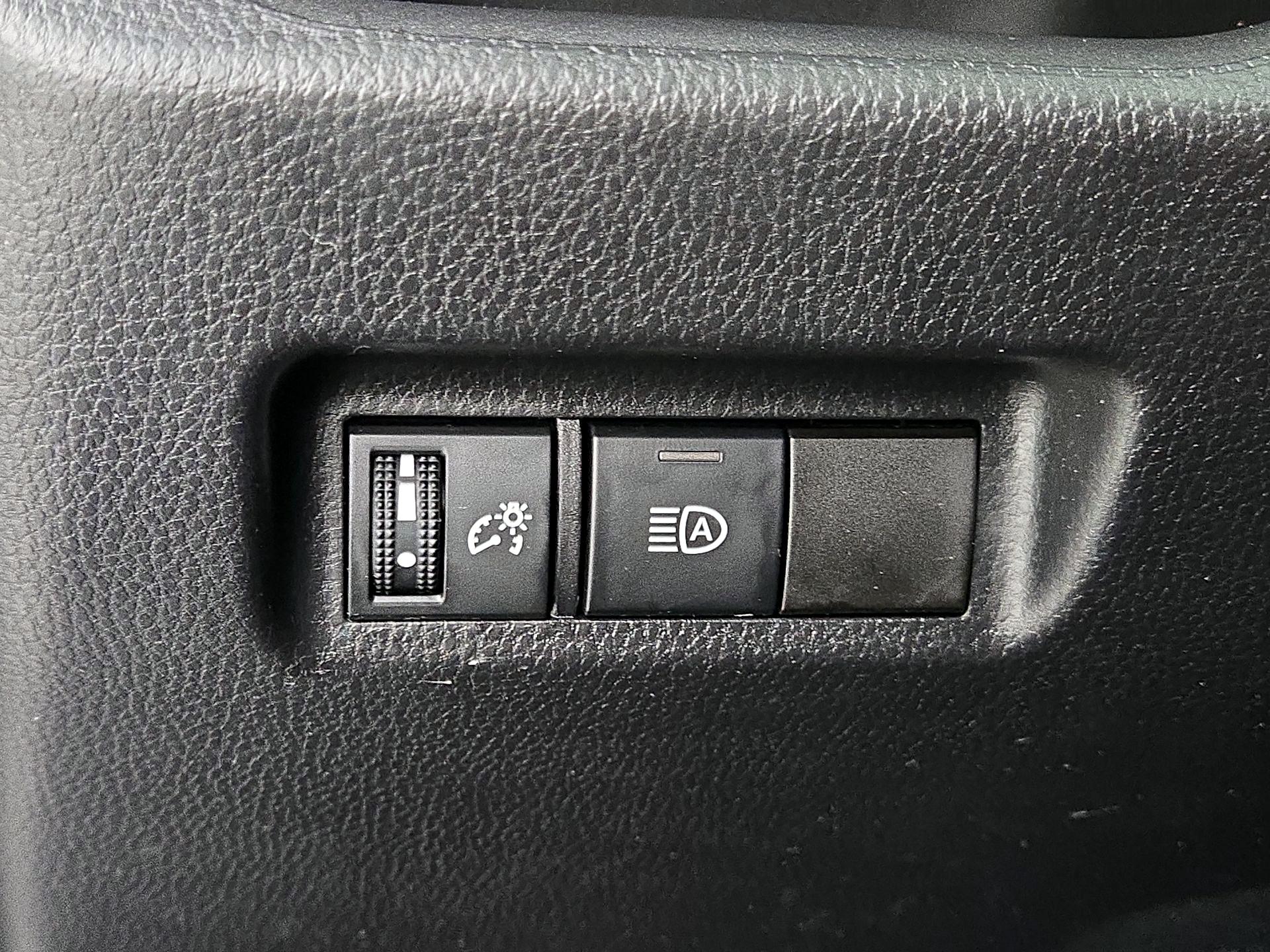 Thumbnail: 2021 Toyota RAV4 - 13