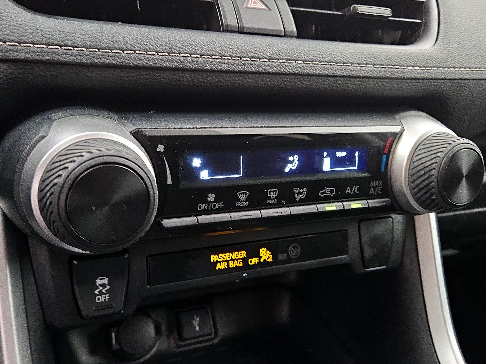 Thumbnail: 2021 Toyota RAV4 - 16