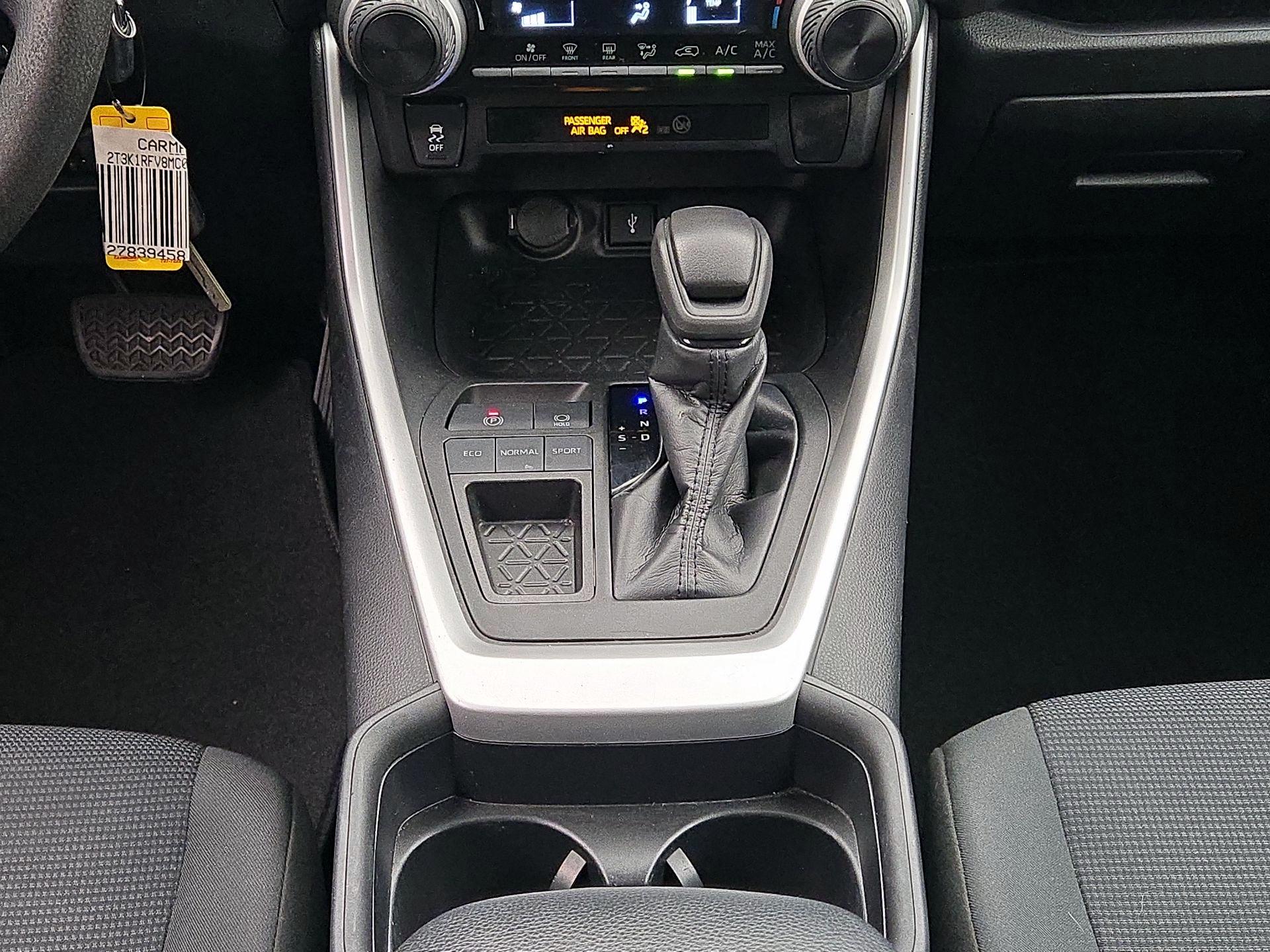 Thumbnail: 2021 Toyota RAV4 - 17