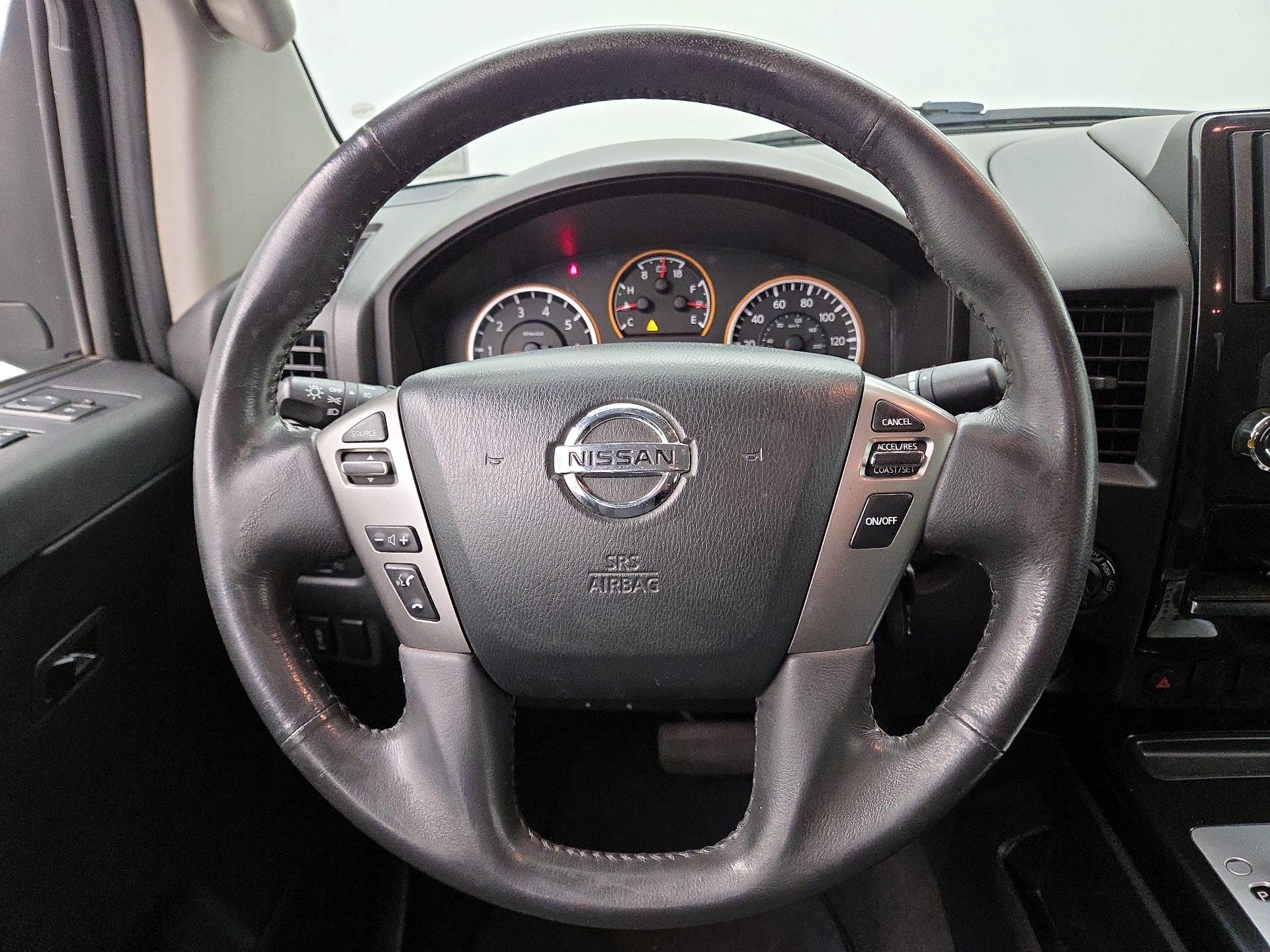 Thumbnail: 2014 Nissan Titan - 10