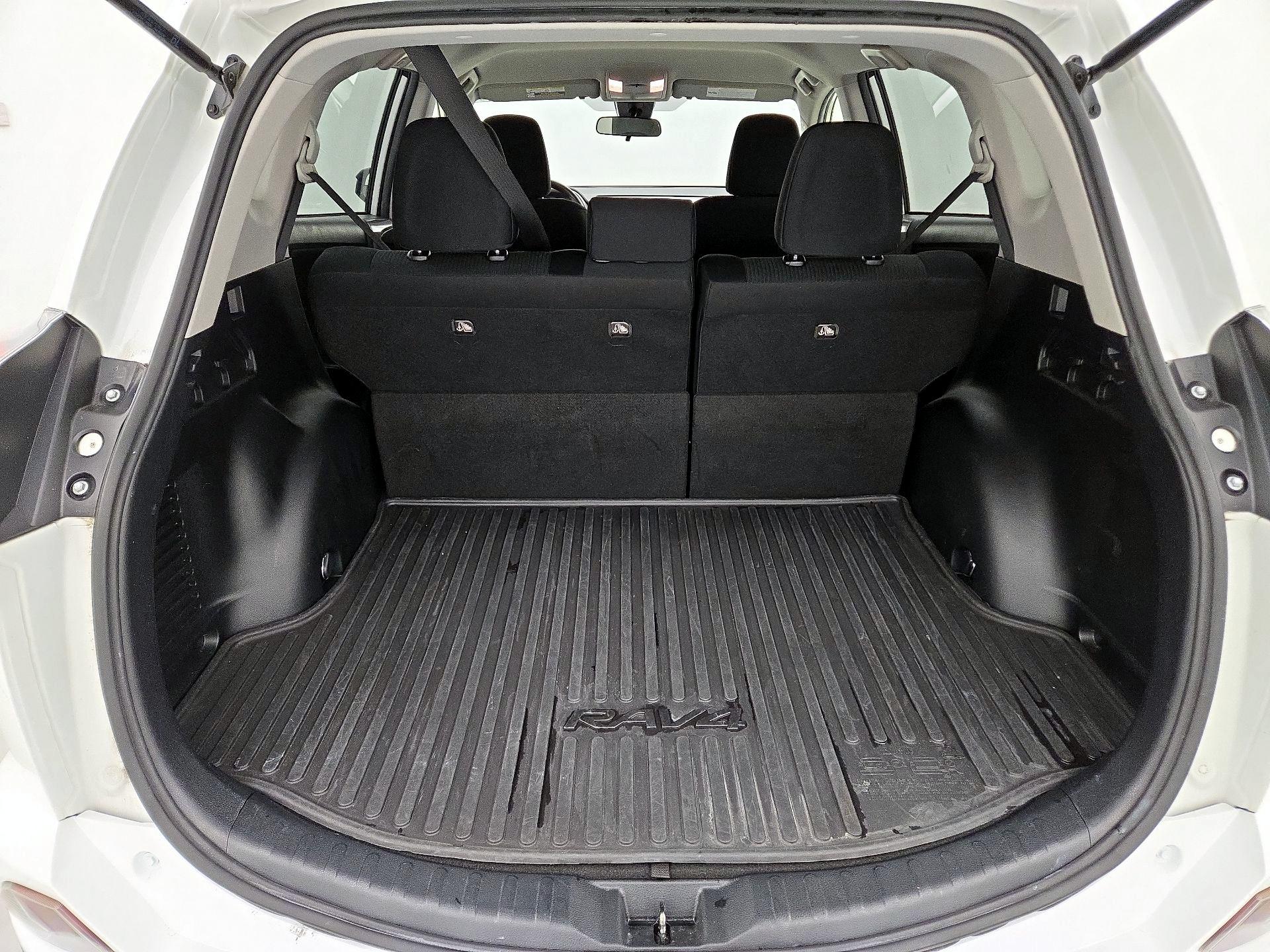 Thumbnail: 2017 Toyota RAV4 - 20