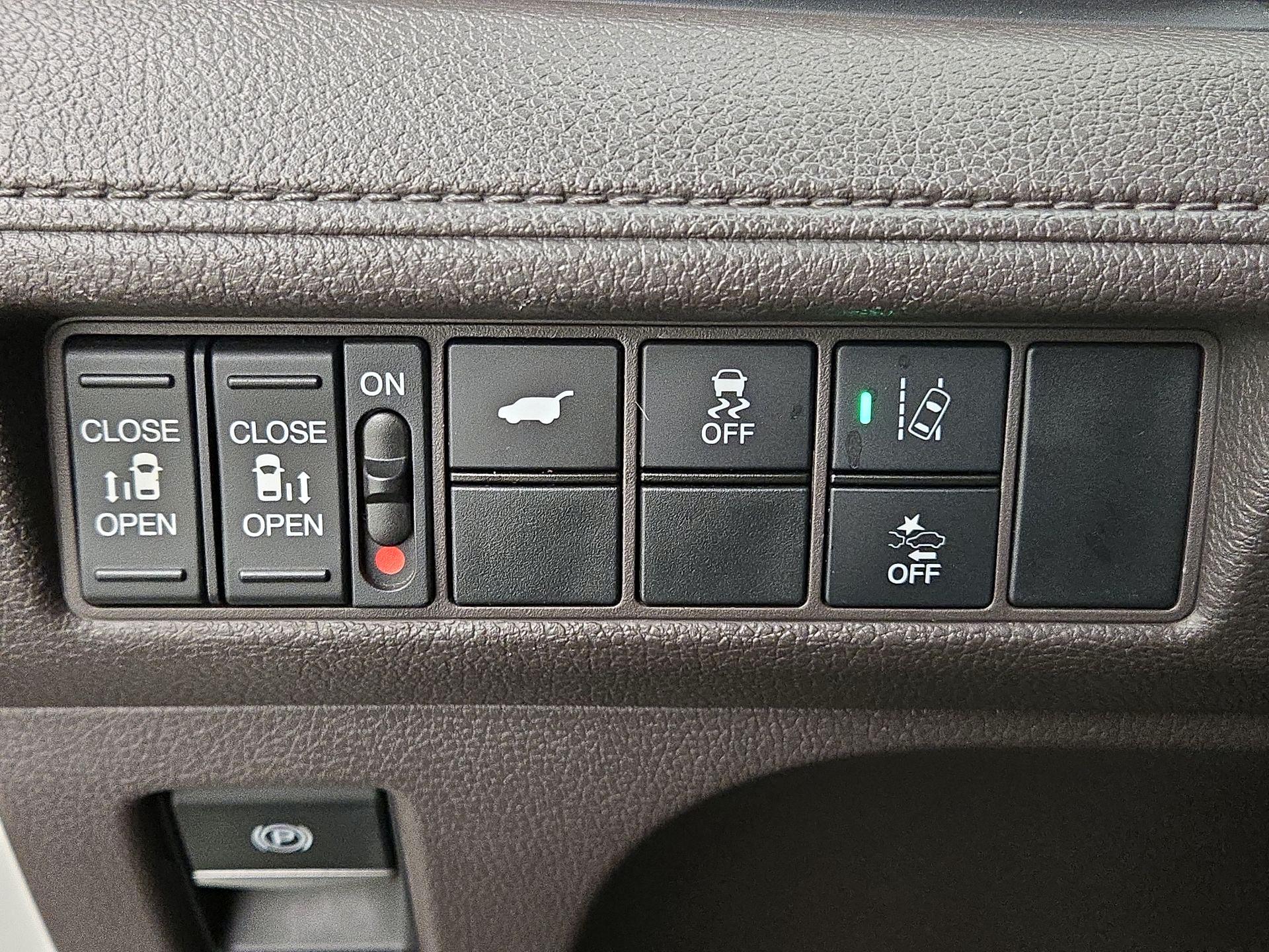 Thumbnail: 2019 Honda Odyssey - 13