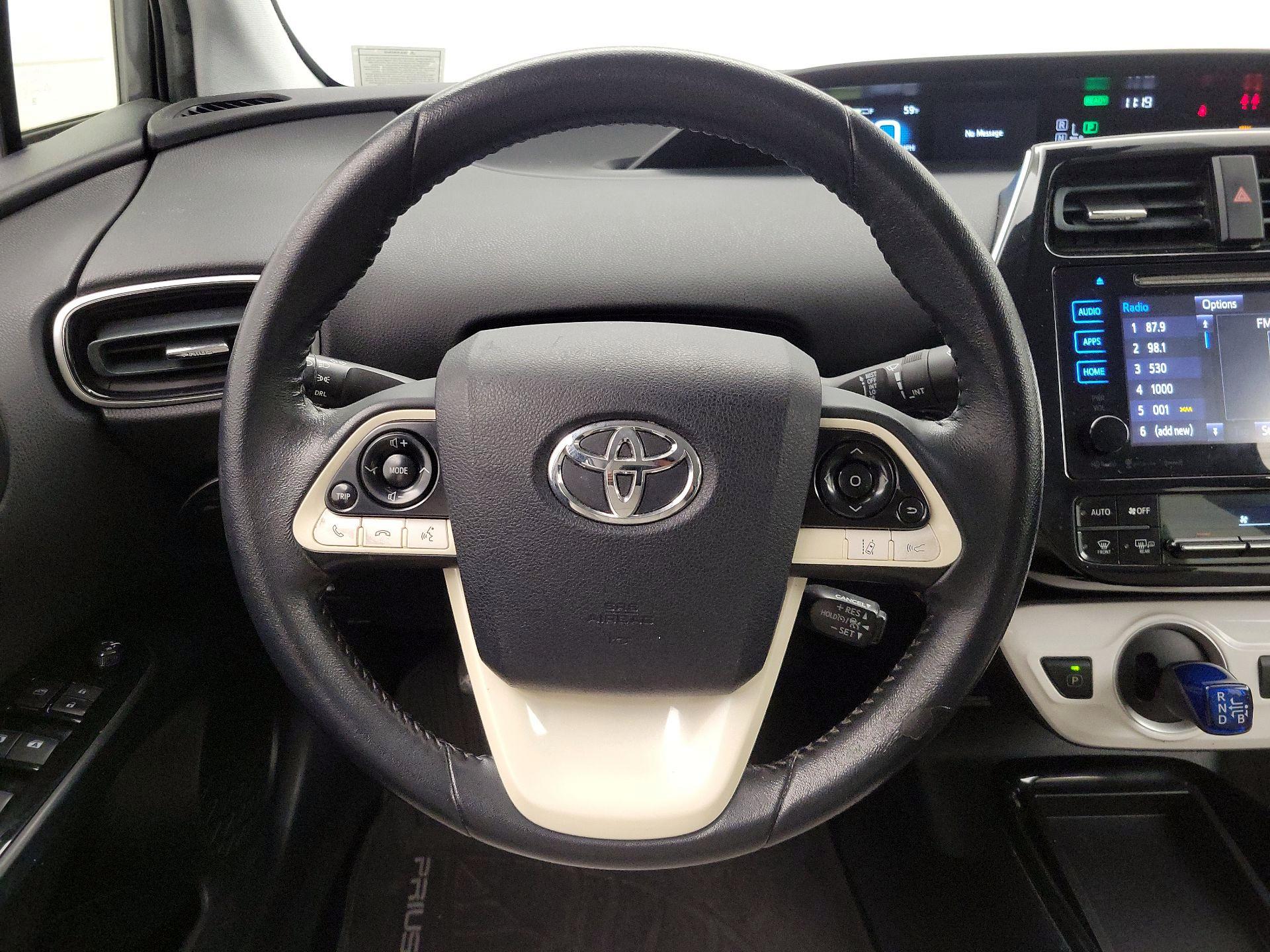 Thumbnail: 2017 Toyota Prius Prime - 10