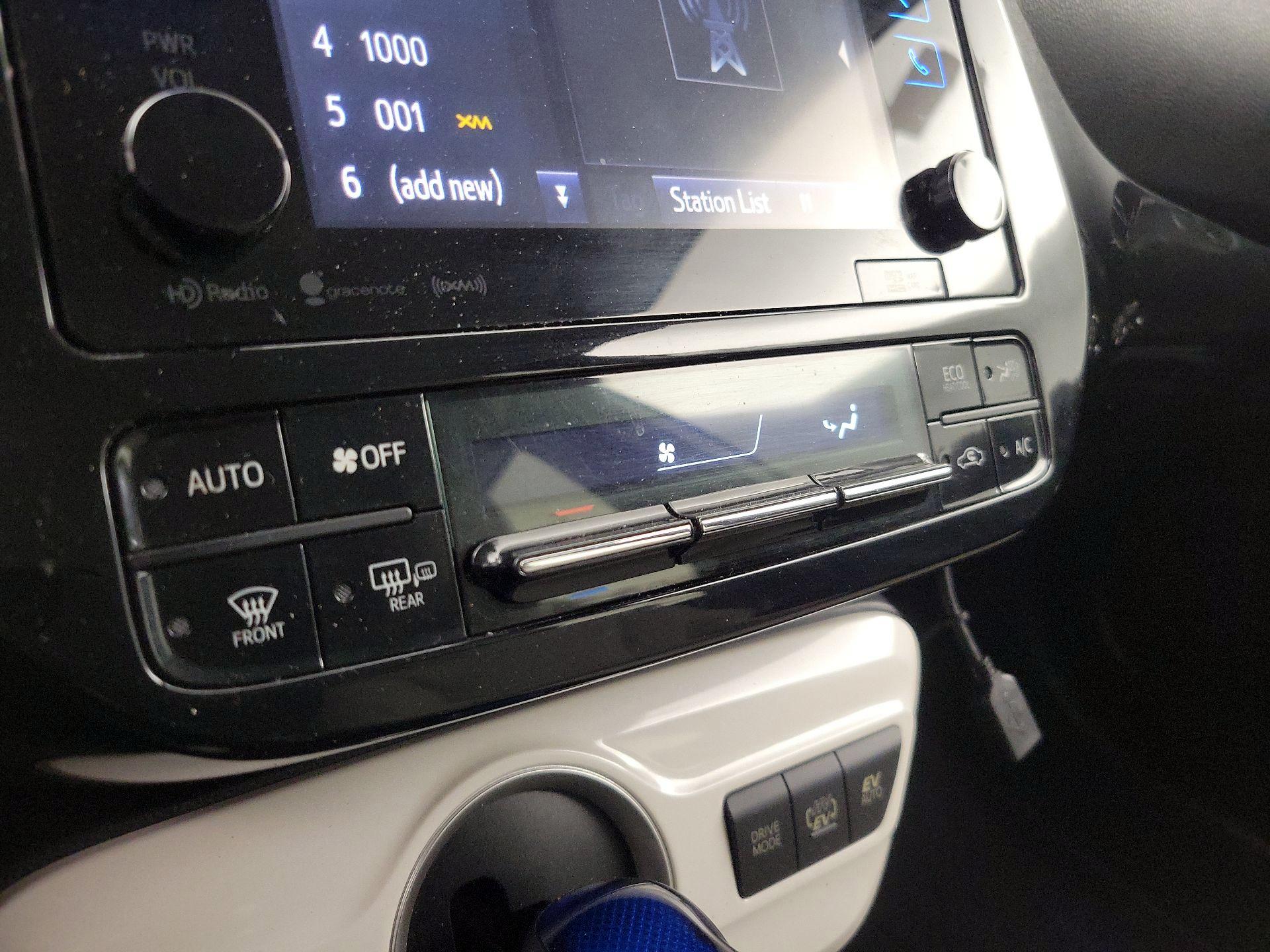 Thumbnail: 2017 Toyota Prius Prime - 16