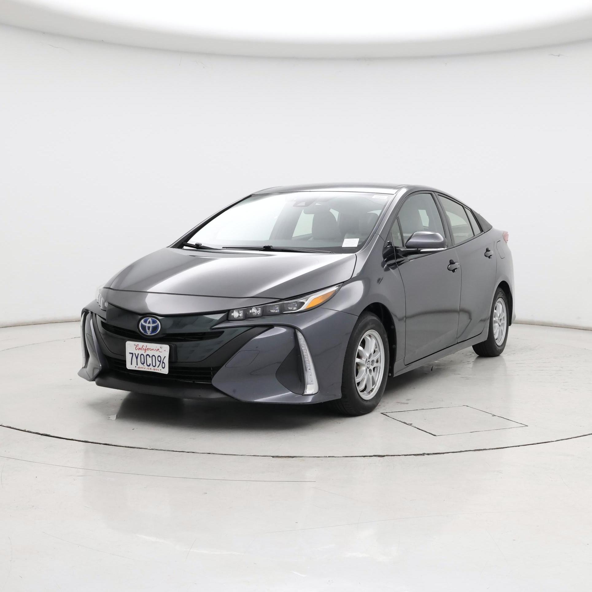 Thumbnail: 2017 Toyota Prius Prime - 4