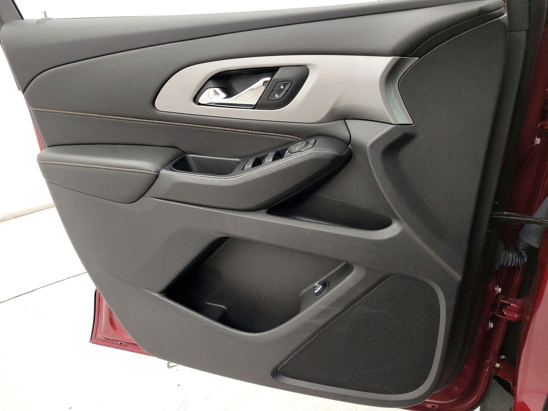 Thumbnail: 2019 Chevrolet Traverse - 12