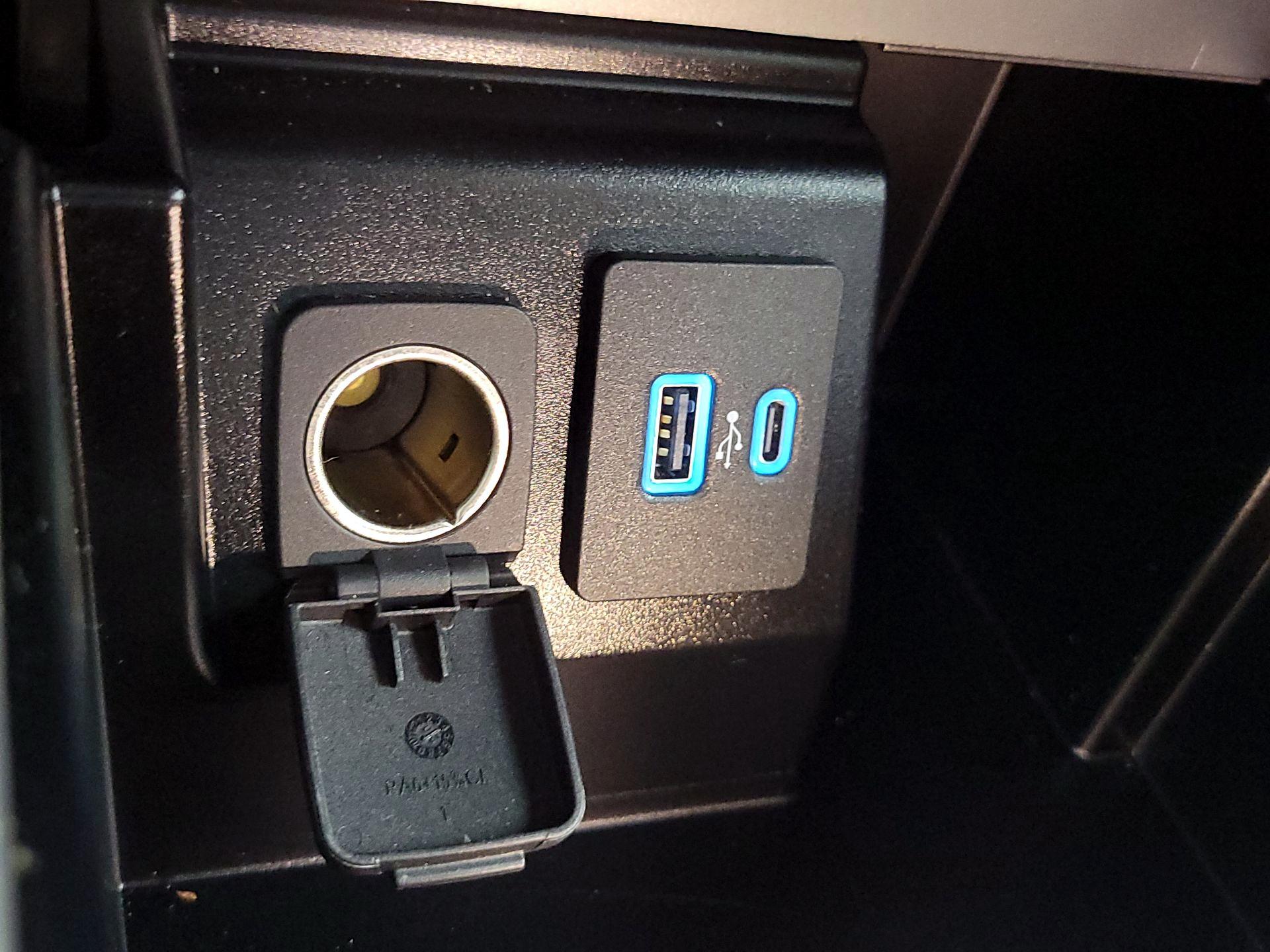 Thumbnail: 2021 Ford Explorer - 18