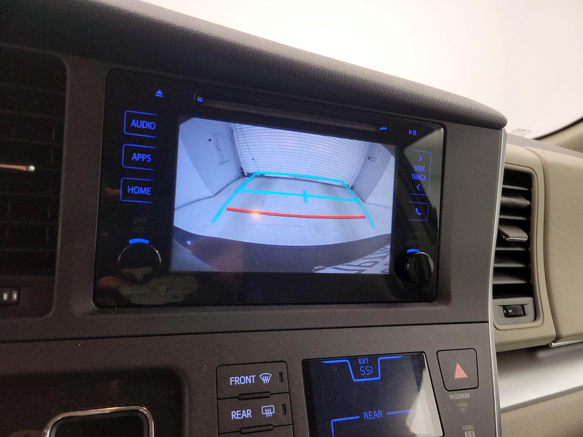 Thumbnail: 2015 Toyota Sienna - 14