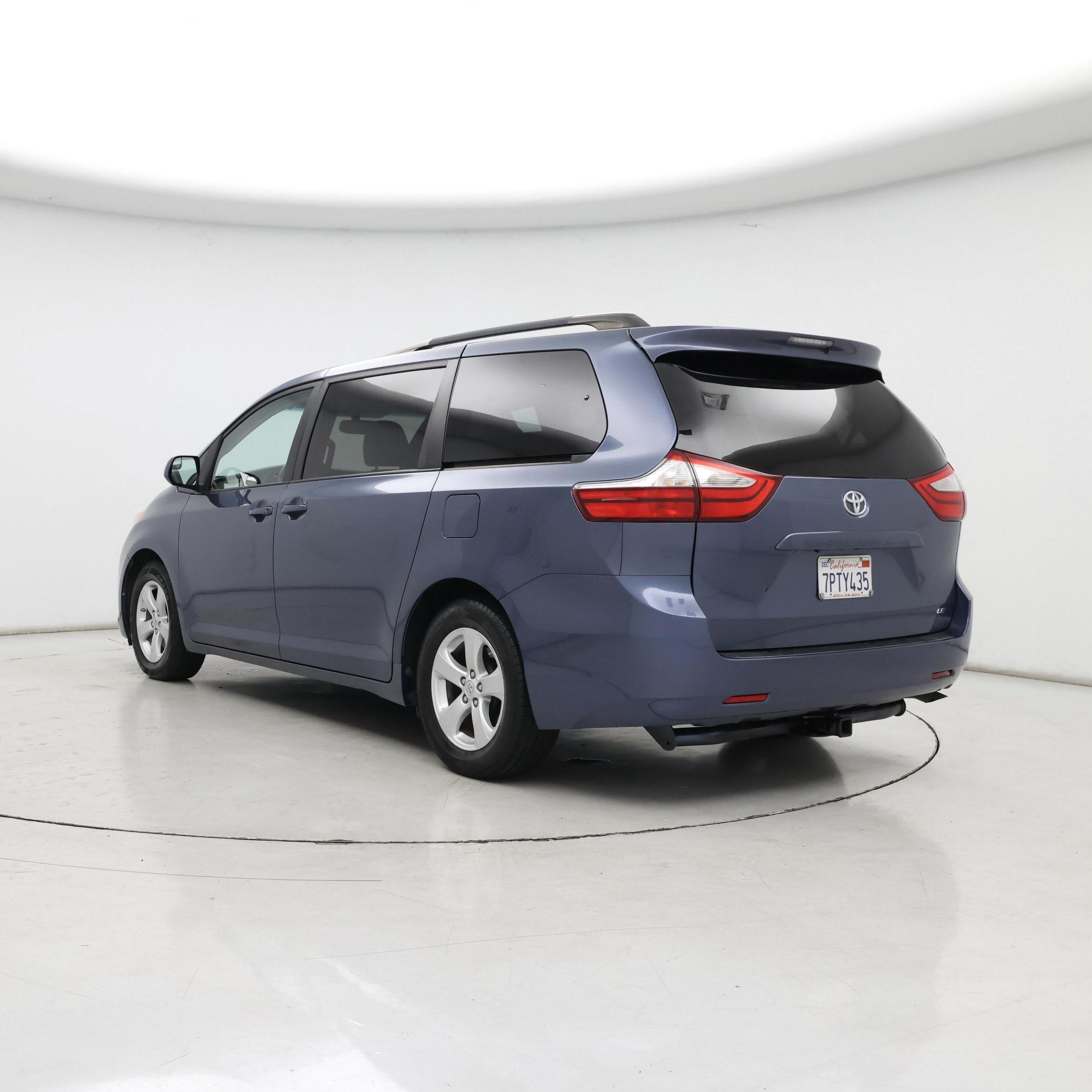 Thumbnail: 2015 Toyota Sienna - 2