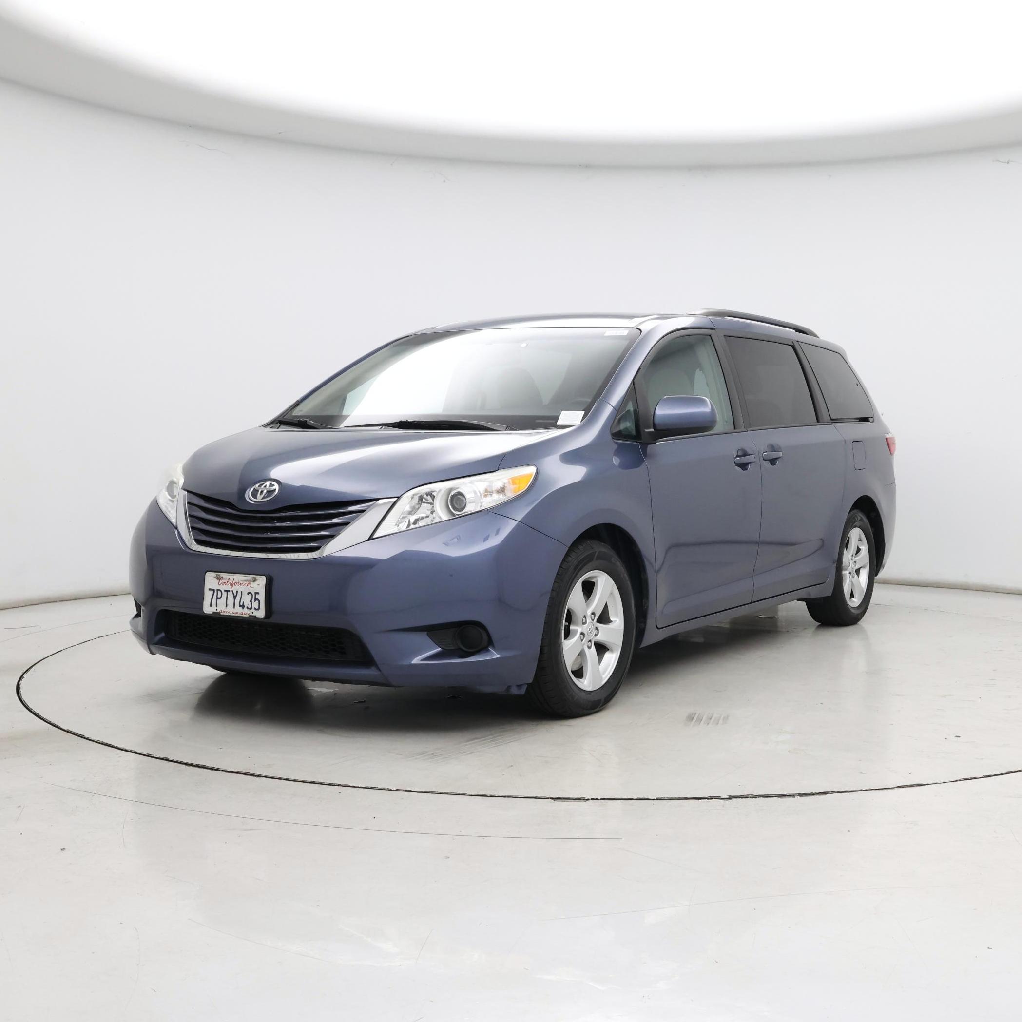 Thumbnail: 2015 Toyota Sienna - 4
