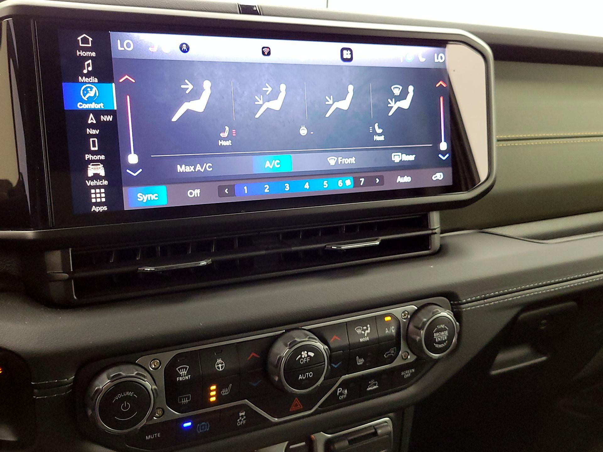 Thumbnail: 2024 Jeep Wrangler - 17