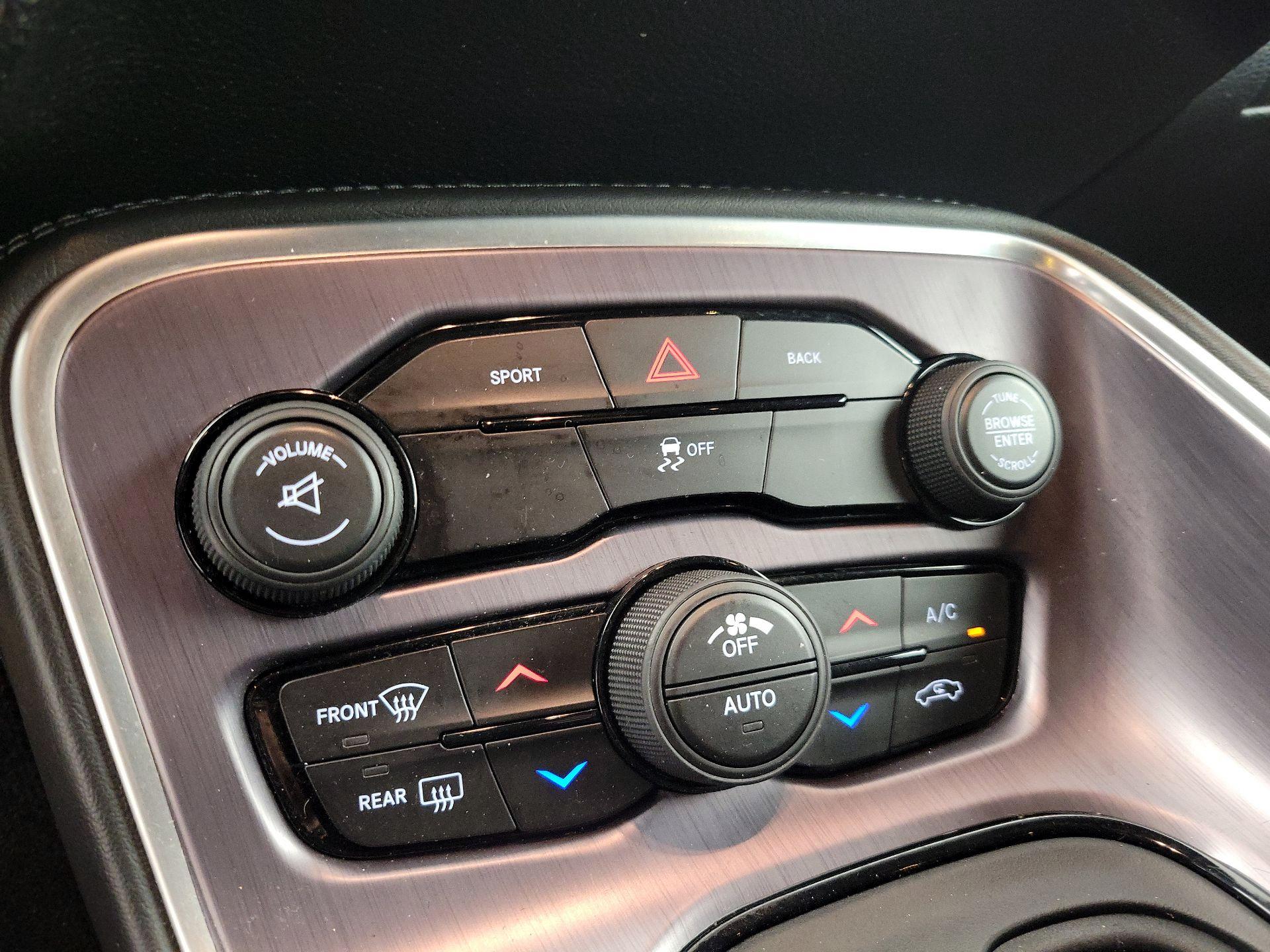 Thumbnail: 2016 Dodge Challenger - 15