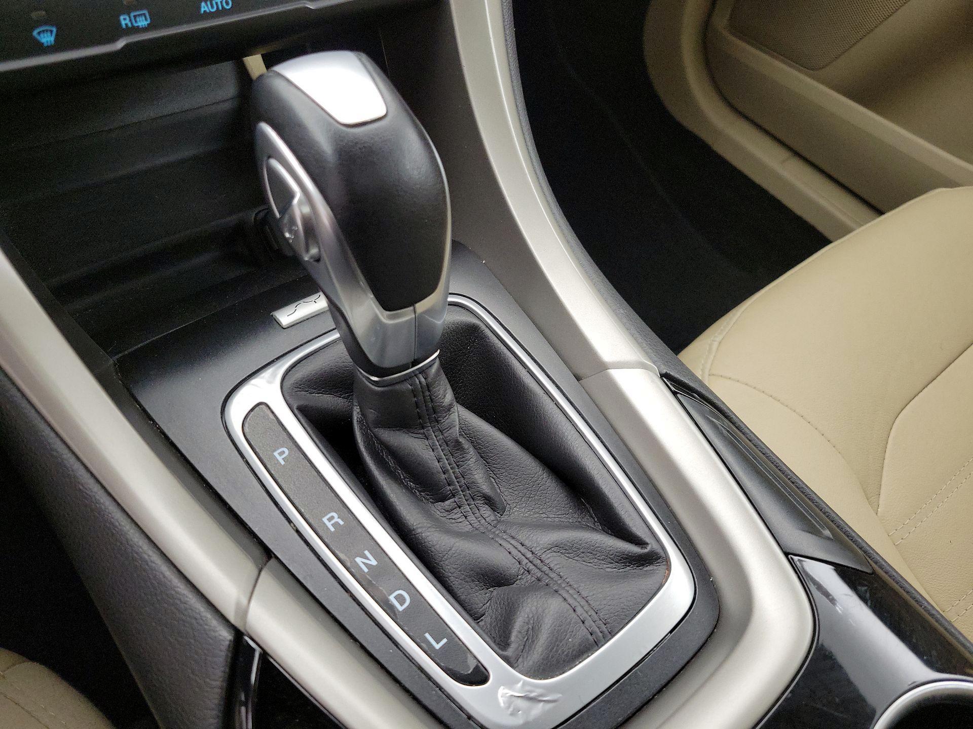 Thumbnail: 2015 Ford Fusion - 18