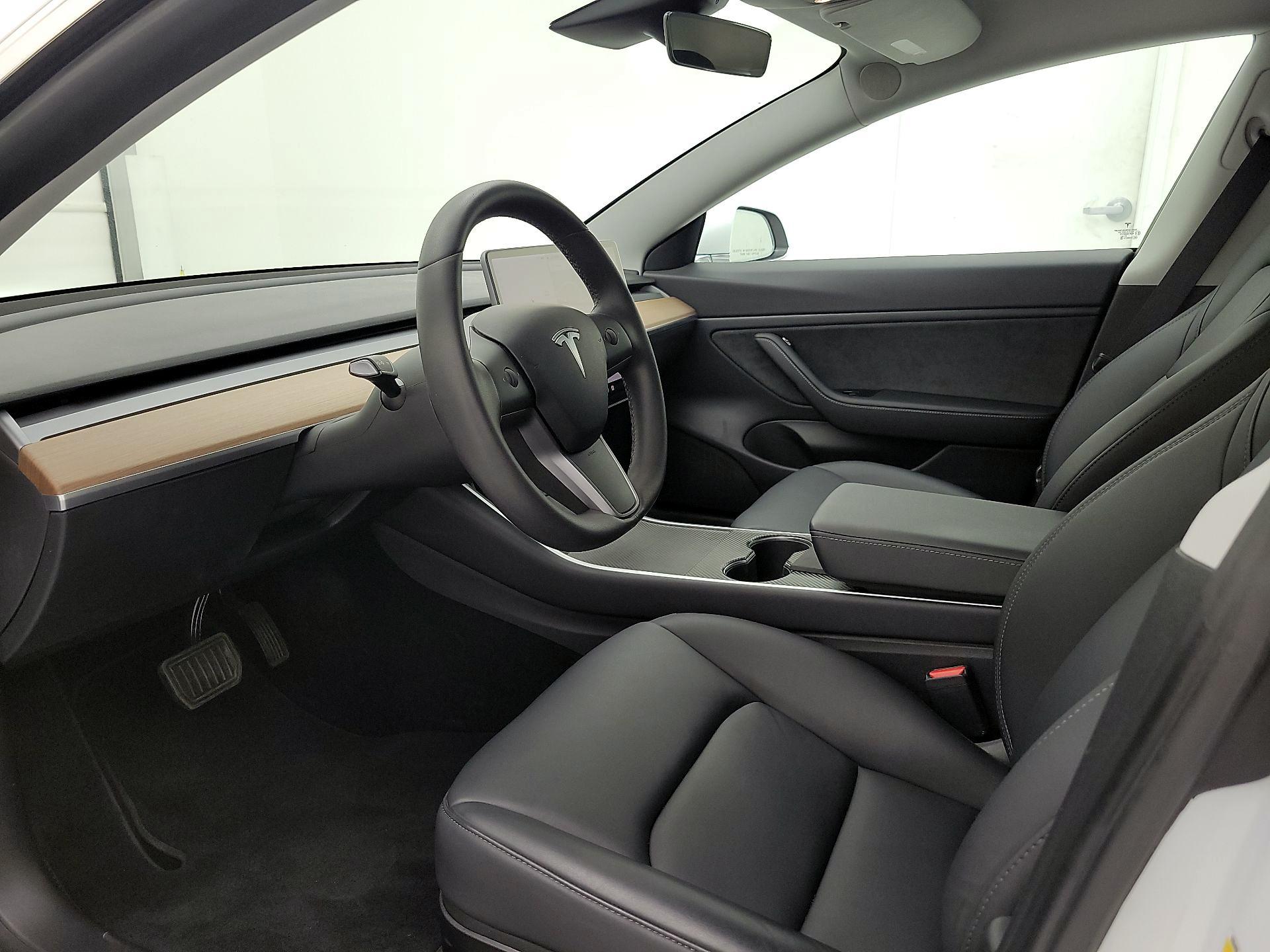 Thumbnail: 2020 Tesla Model 3 - 11