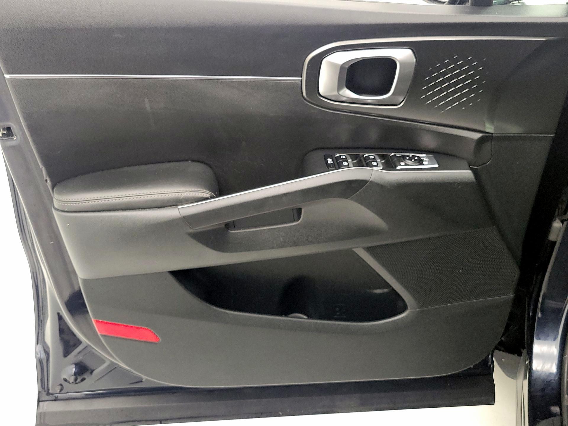 Thumbnail: 2021 Kia Sorento - 12