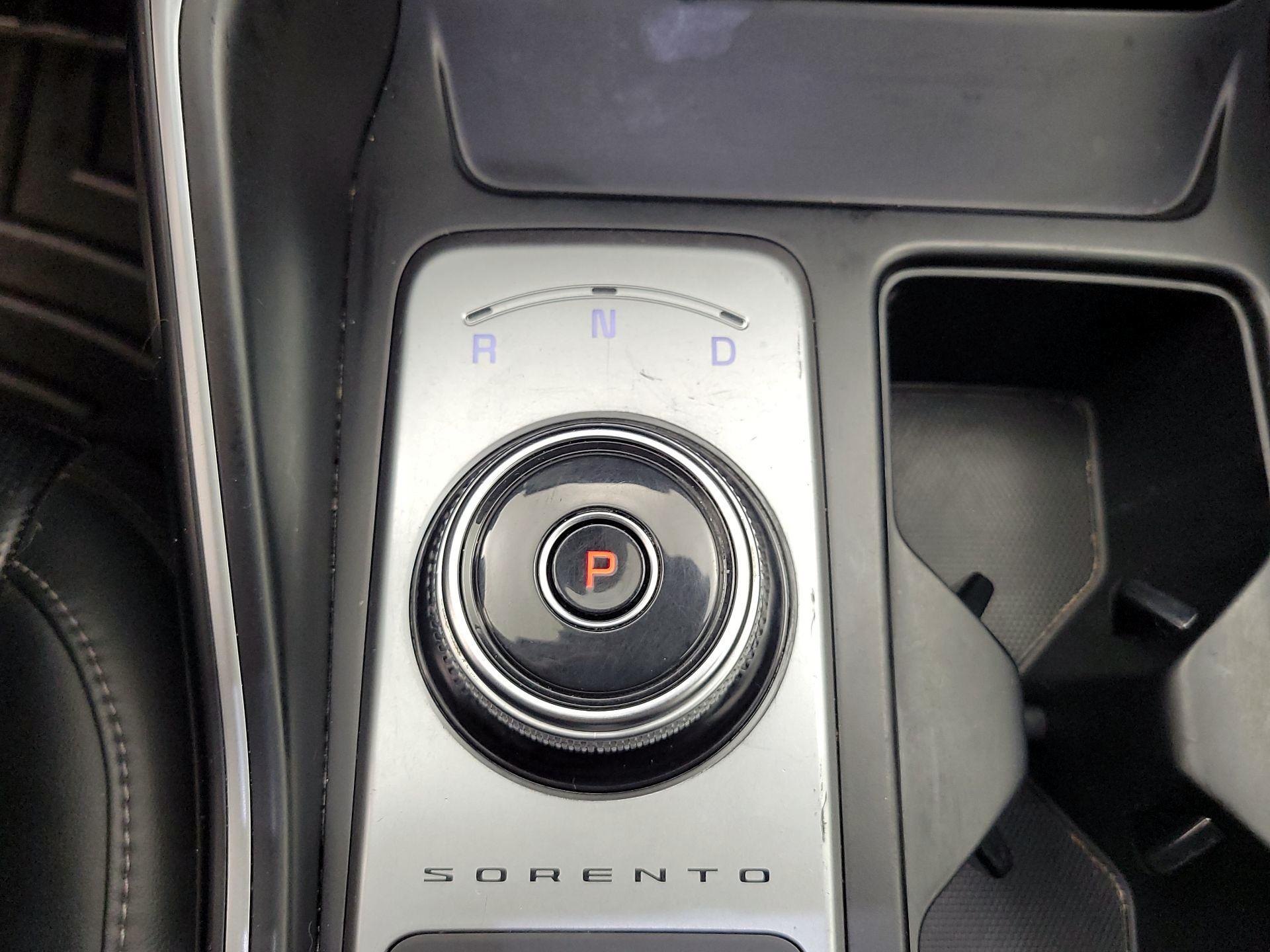 Thumbnail: 2021 Kia Sorento - 17