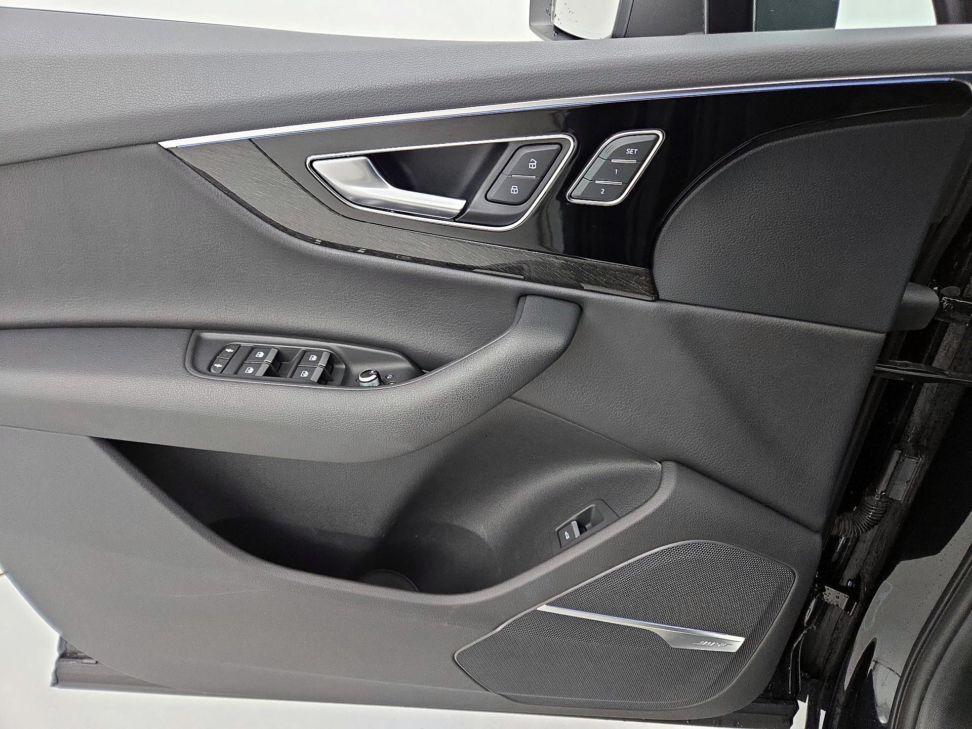 Thumbnail: 2019 Audi Q7 - 12