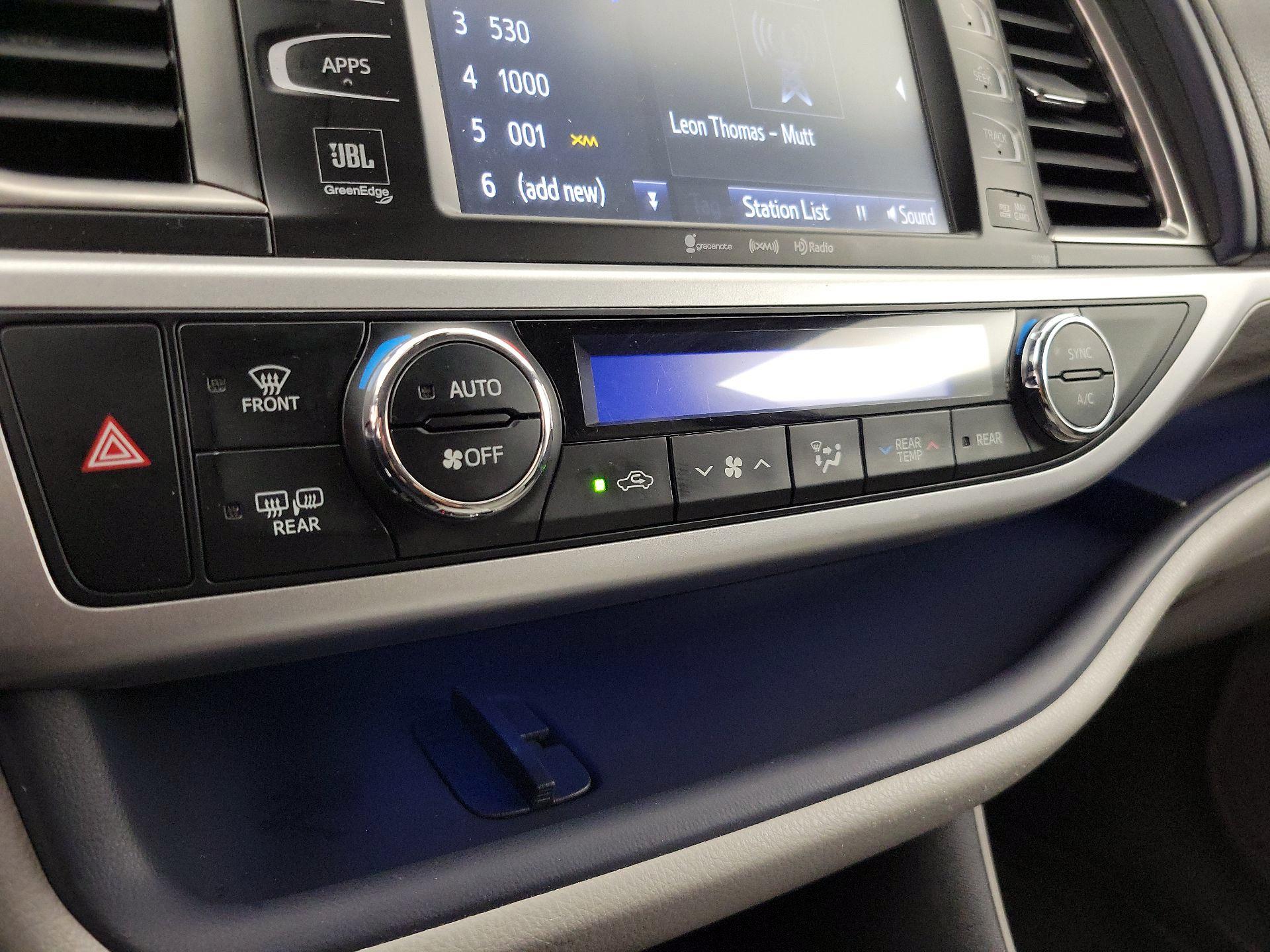 Thumbnail: 2018 Toyota Highlander - 16