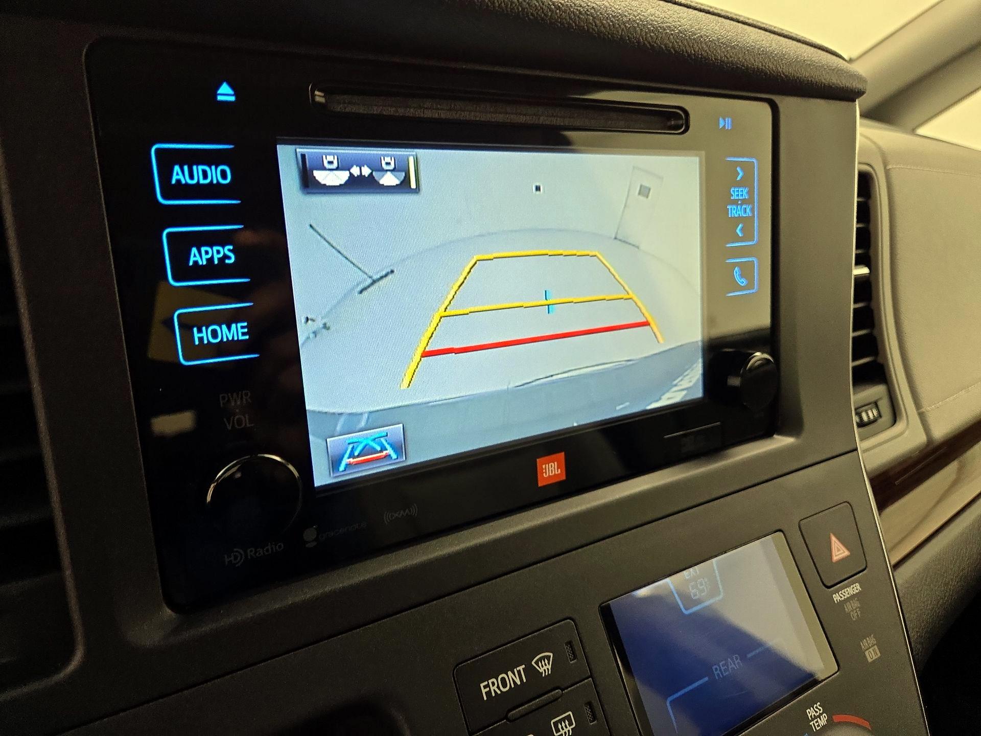 Thumbnail: 2017 Toyota Sienna - 14