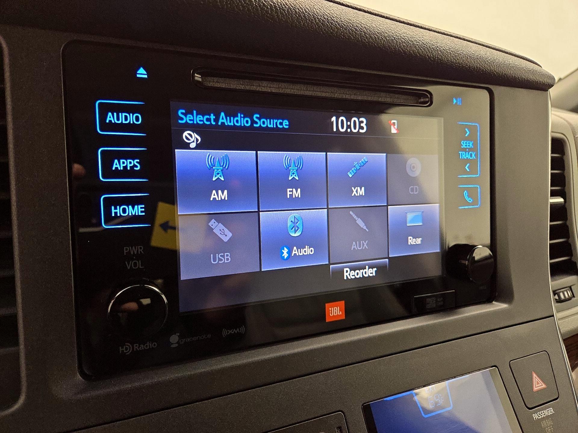 Thumbnail: 2017 Toyota Sienna - 15