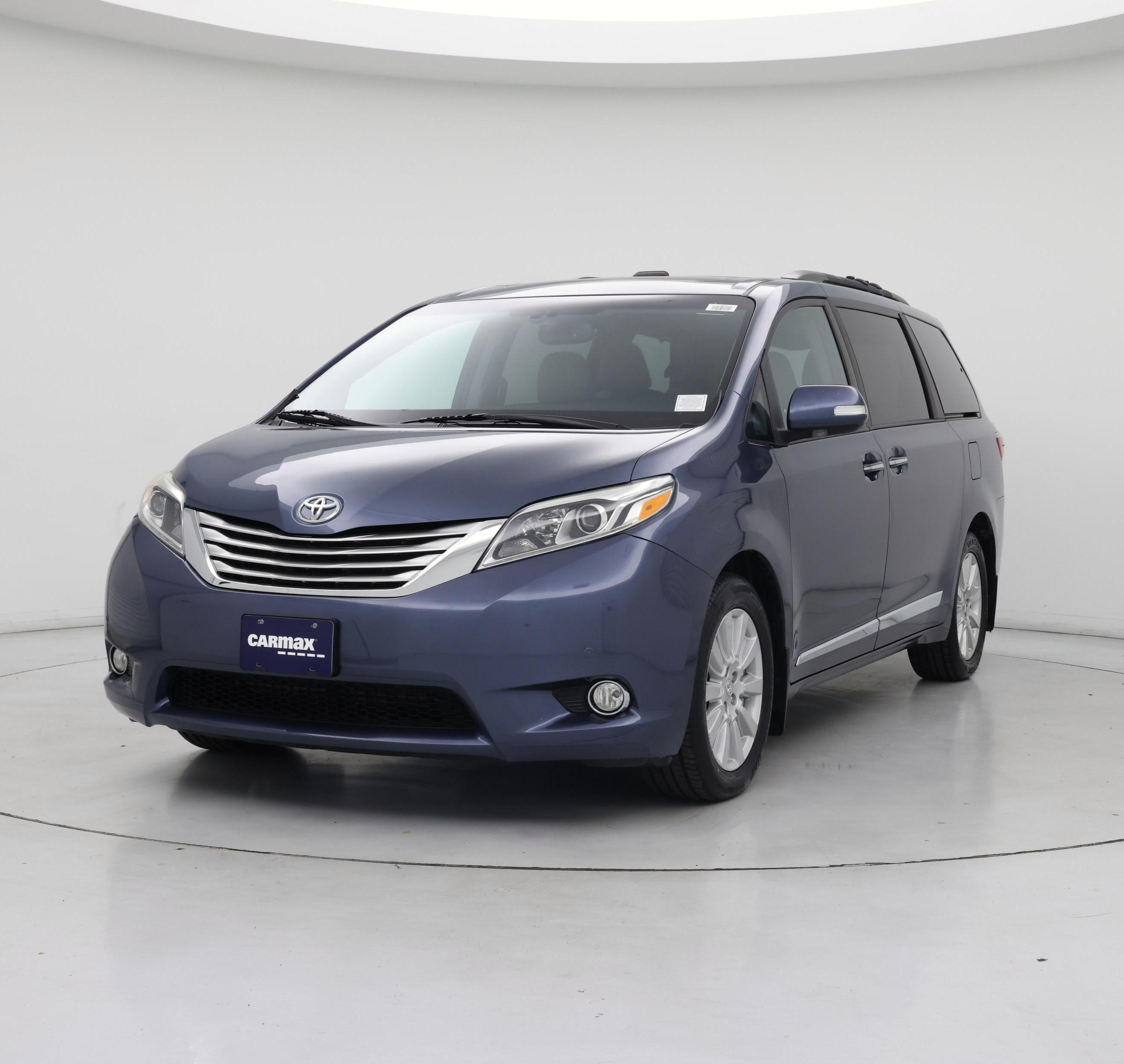 Thumbnail: 2017 Toyota Sienna - 4
