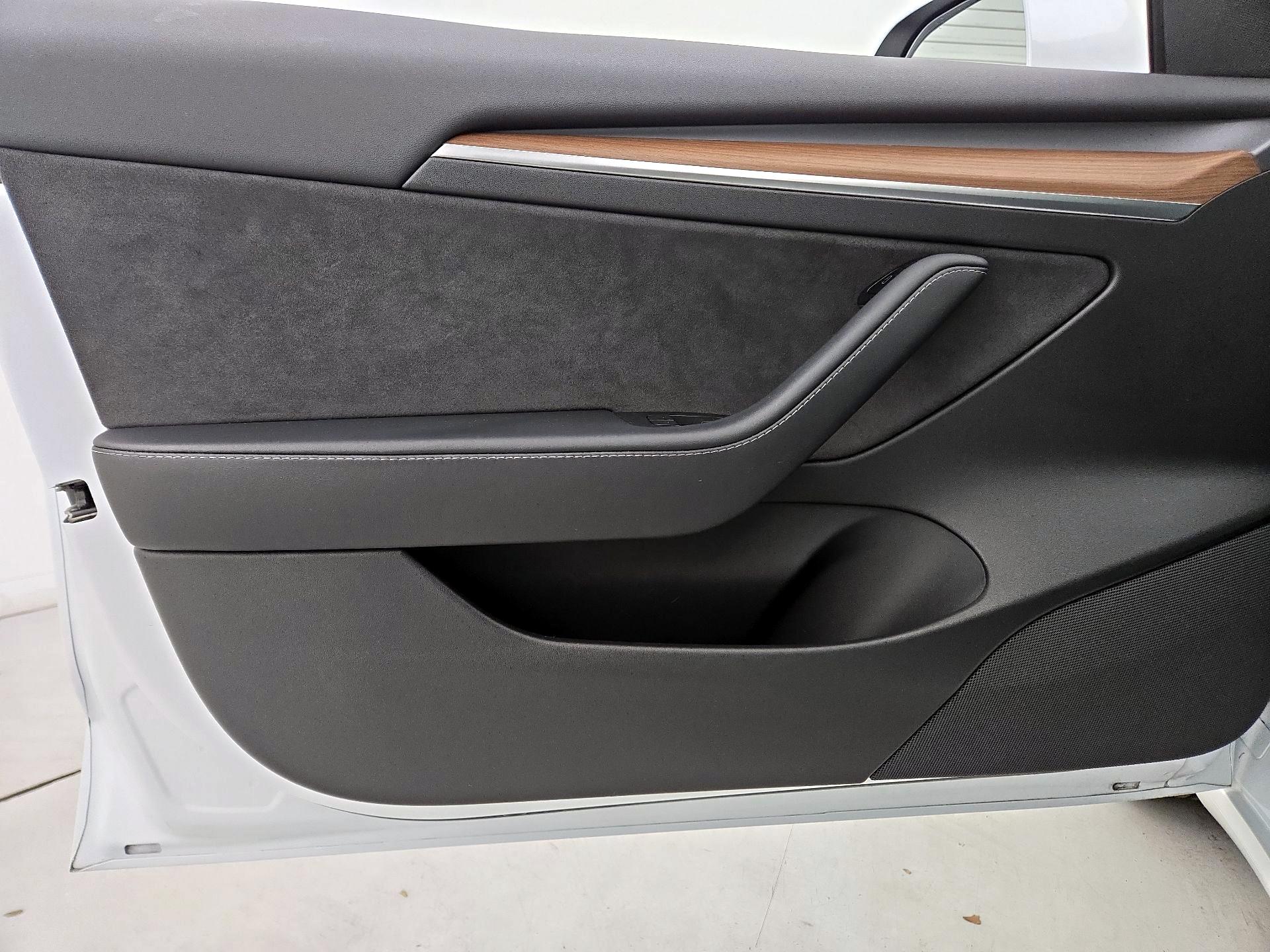 Thumbnail: 2022 Tesla Model 3 - 12