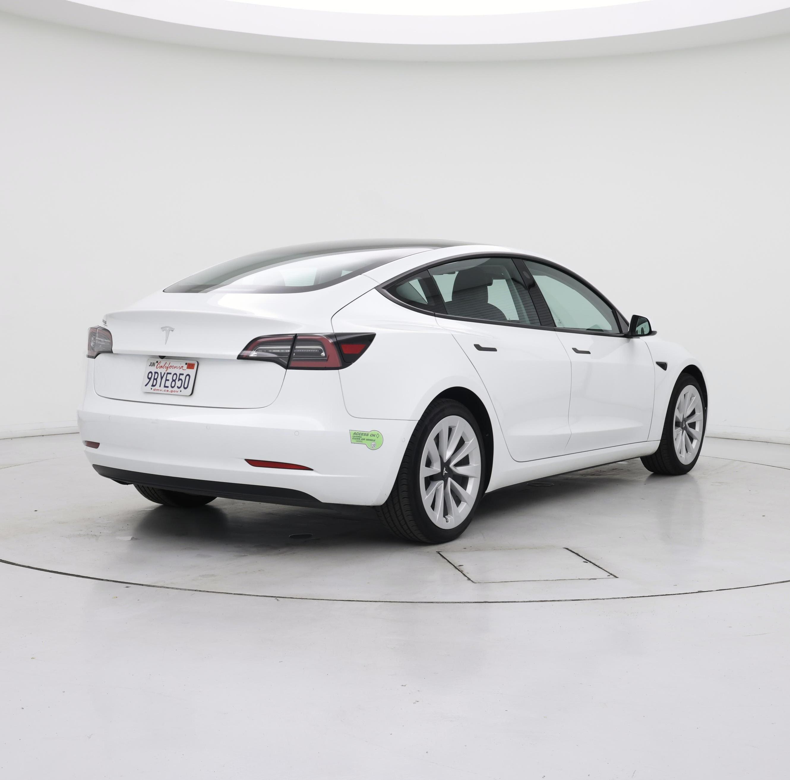 Thumbnail: 2022 Tesla Model 3 - 8