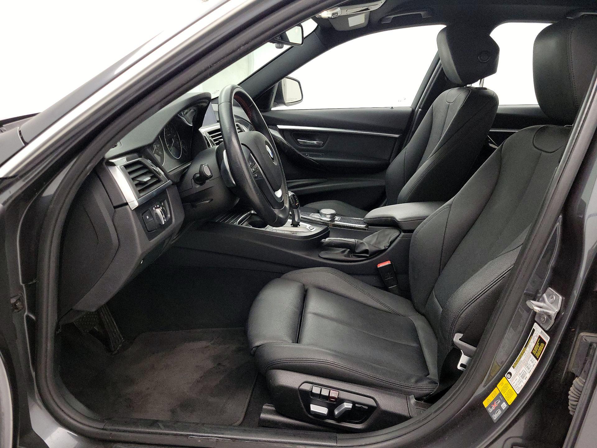 Thumbnail: 2017 BMW 3 Series - 11