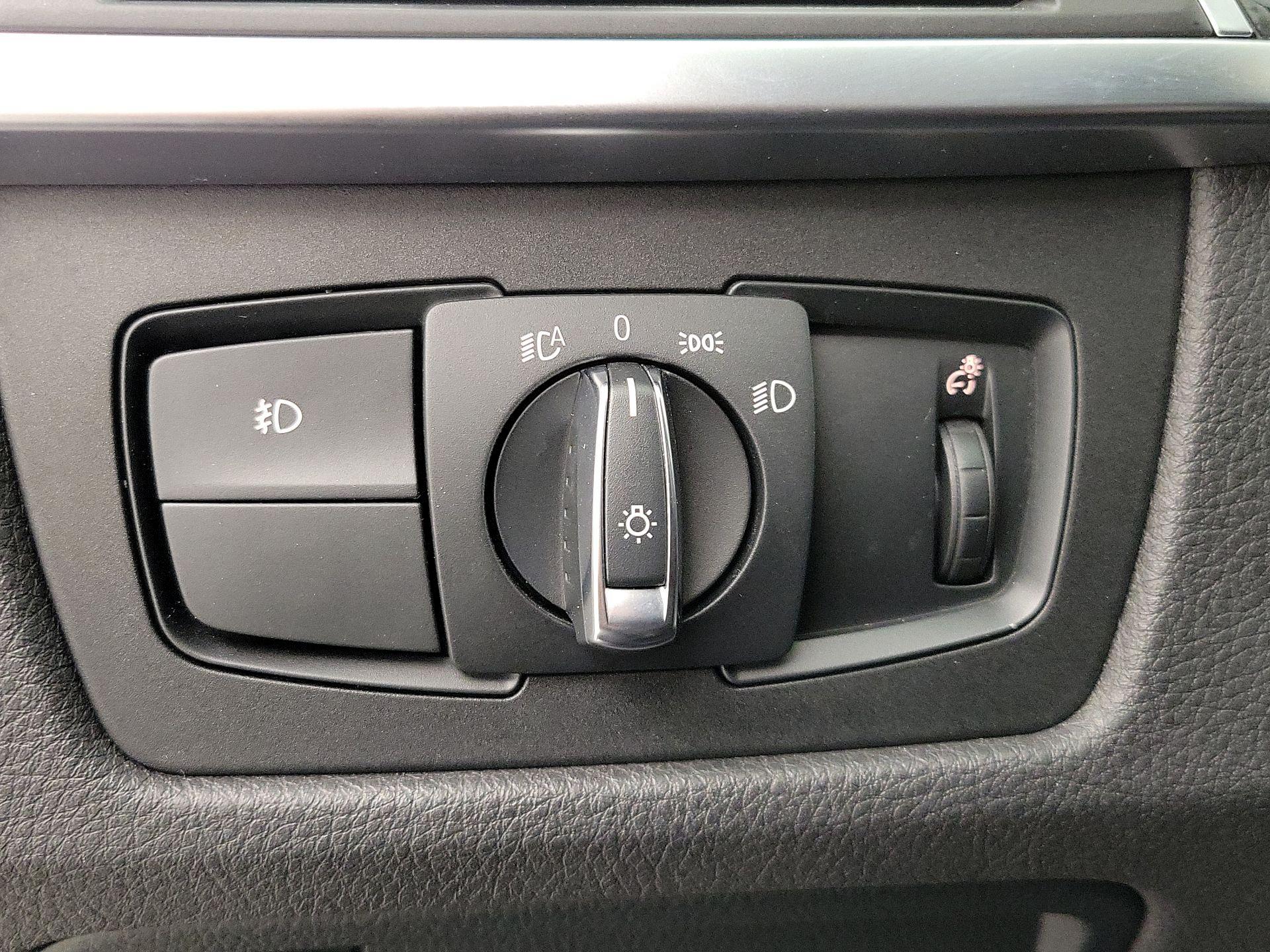 Thumbnail: 2017 BMW 3 Series - 13