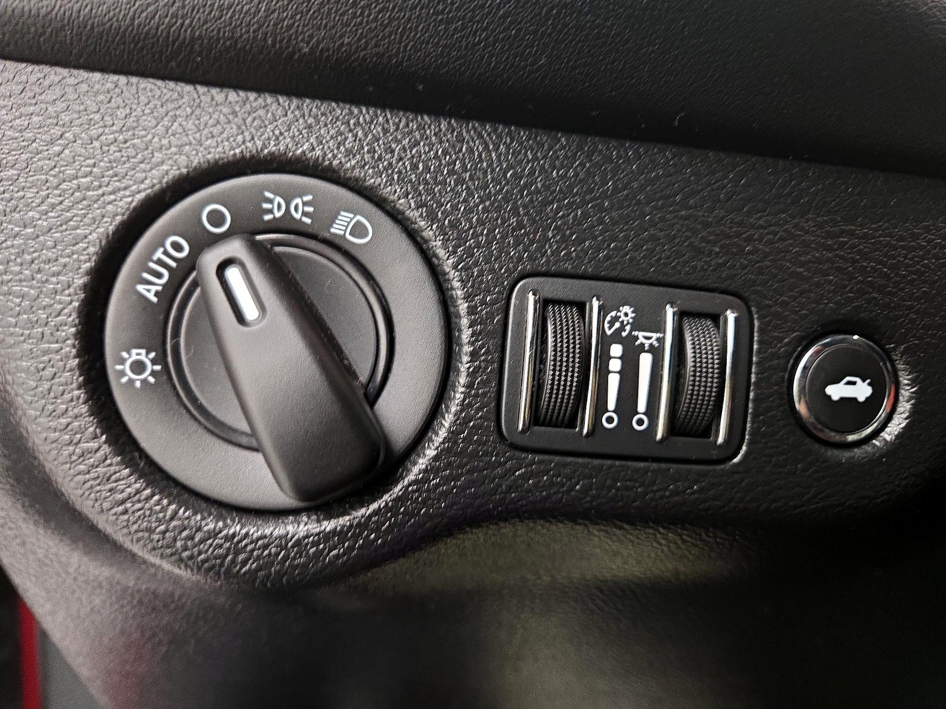 Thumbnail: 2020 Dodge Challenger - 13