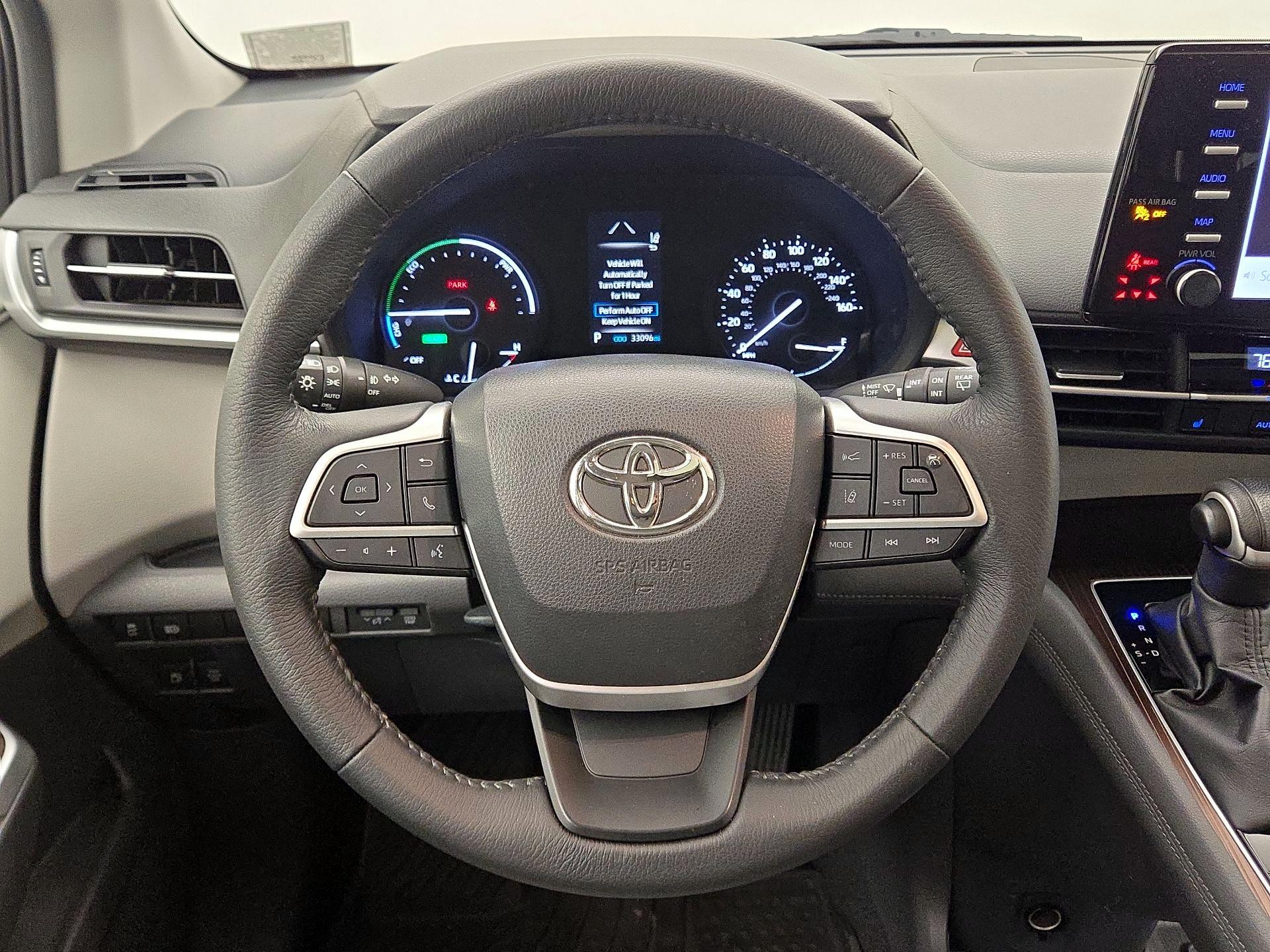 Thumbnail: 2022 Toyota Sienna - 10