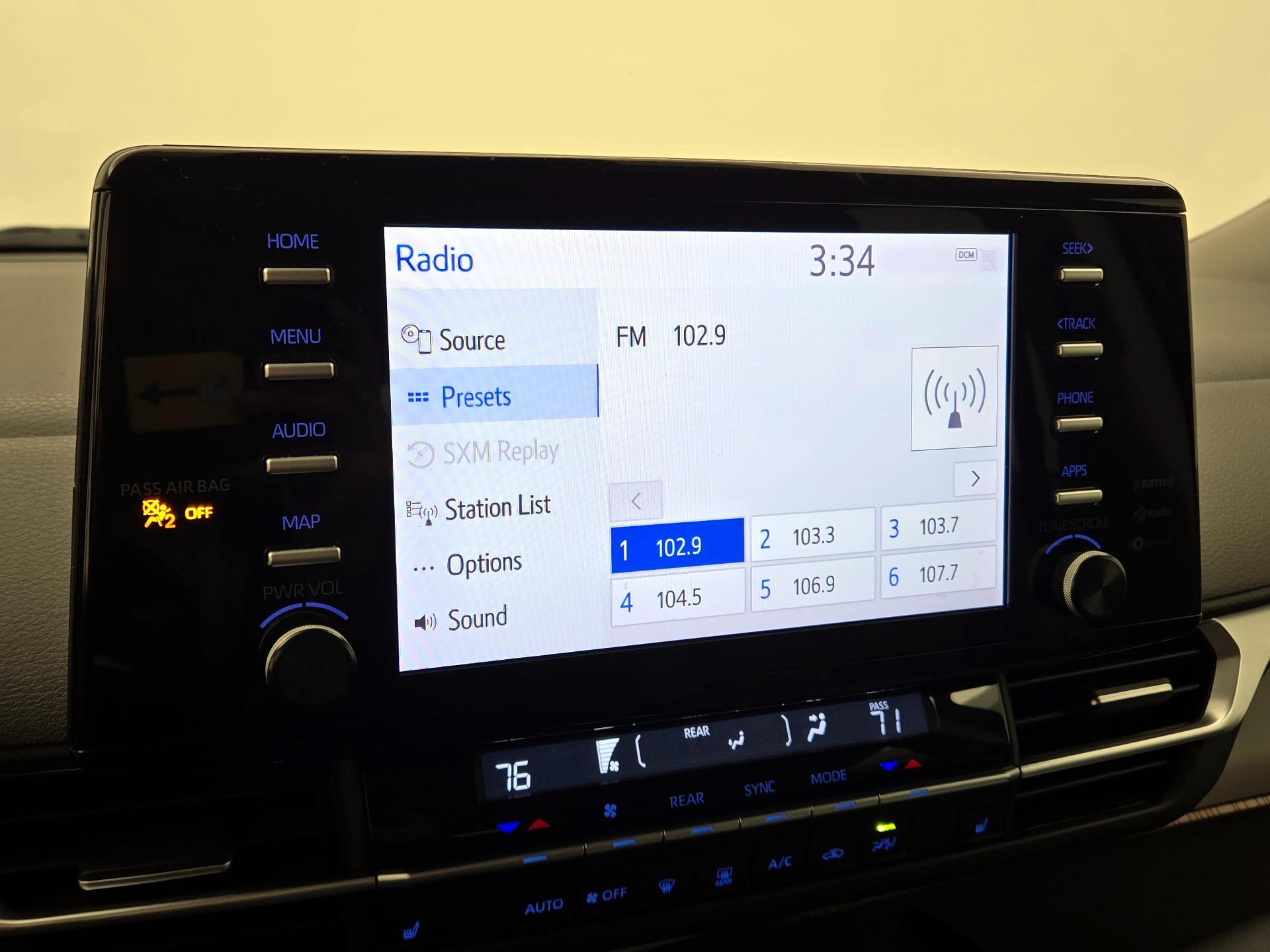 Thumbnail: 2022 Toyota Sienna - 15