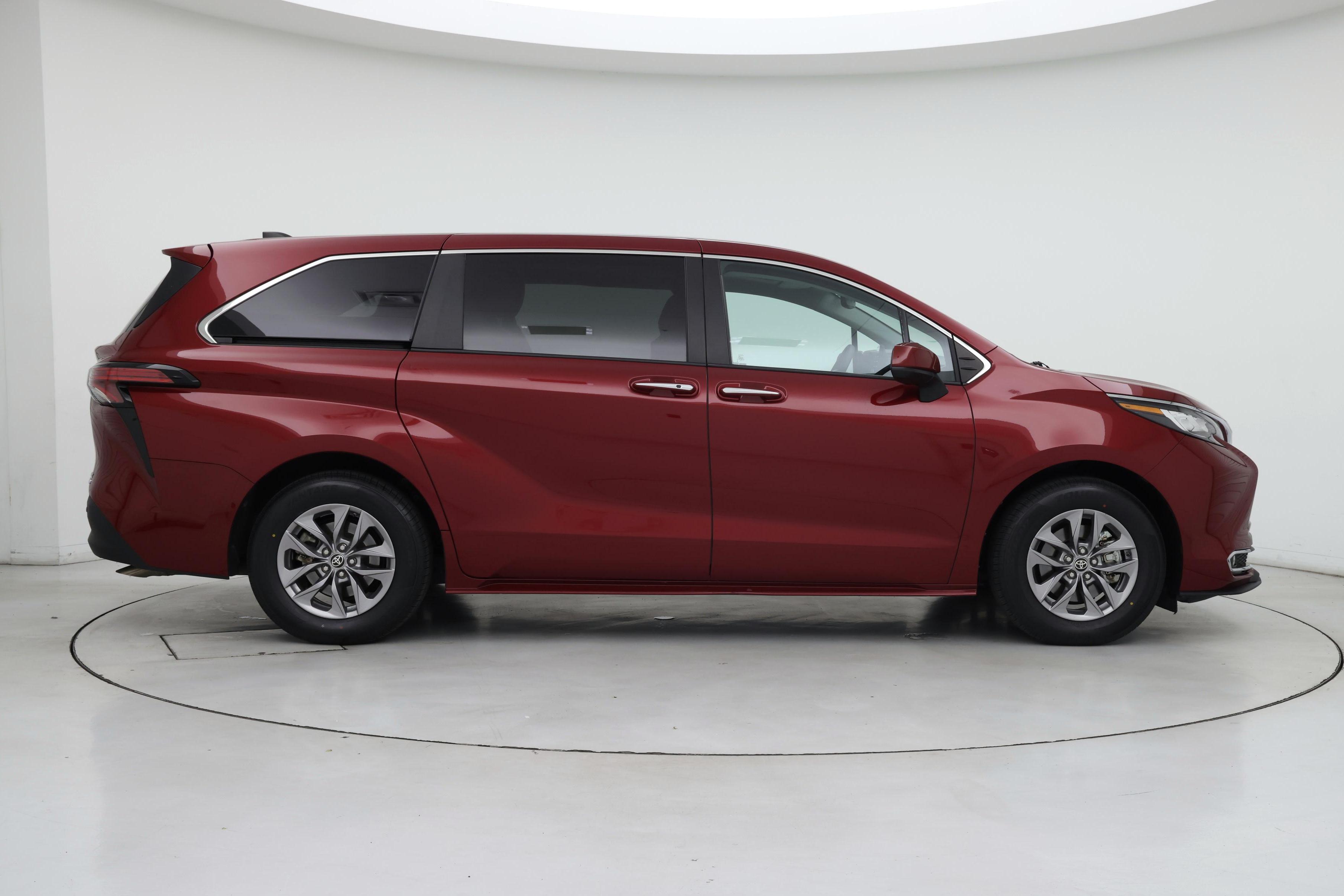 Thumbnail: 2022 Toyota Sienna - 7