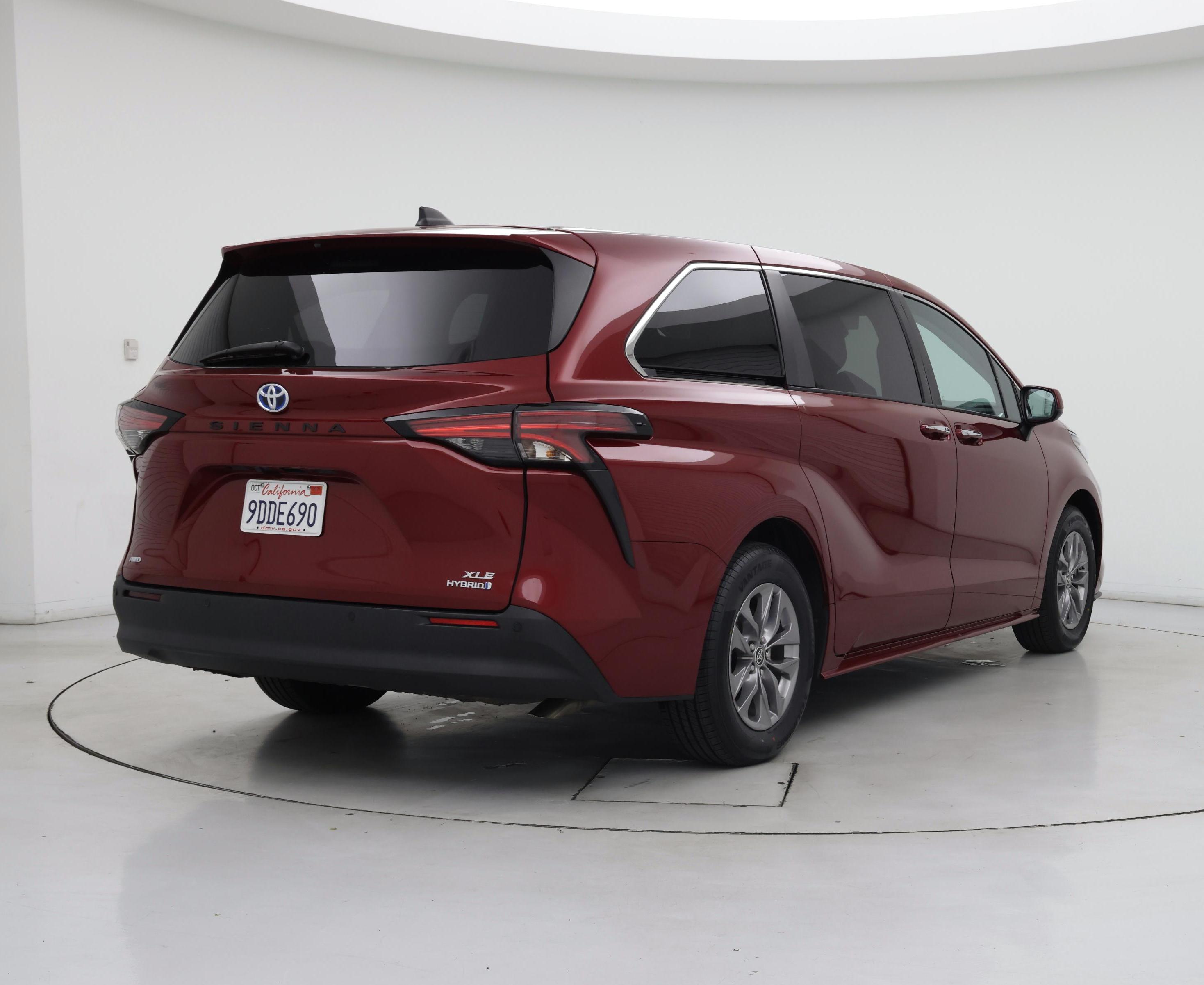 Thumbnail: 2022 Toyota Sienna - 8