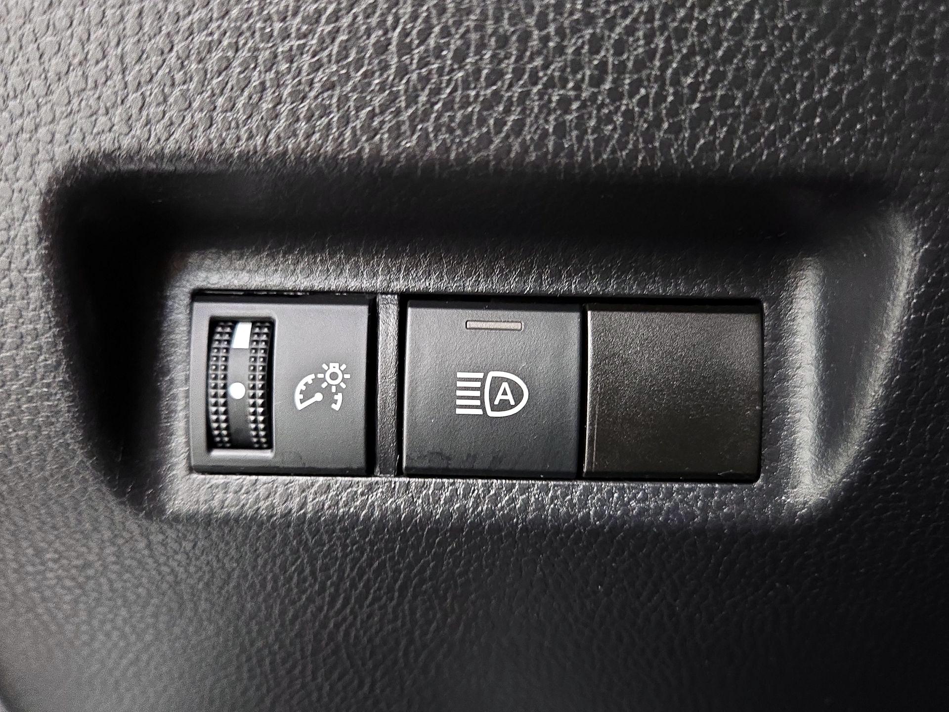 Thumbnail: 2021 Toyota RAV4 - 13