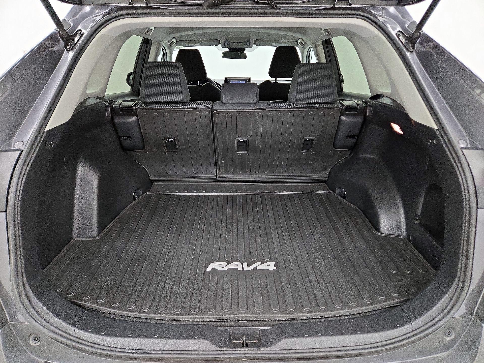 Thumbnail: 2021 Toyota RAV4 - 20