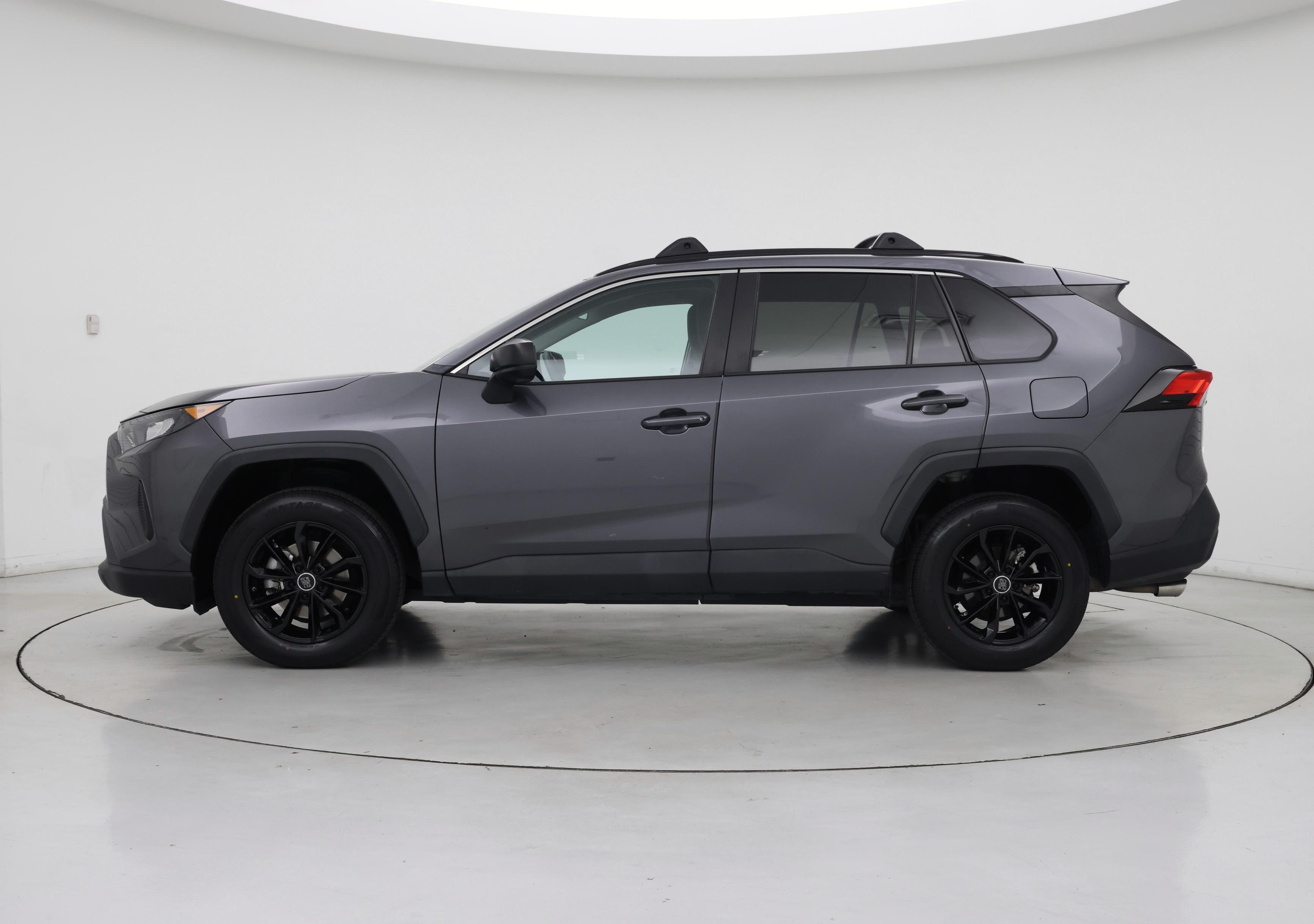 Thumbnail: 2021 Toyota RAV4 - 3