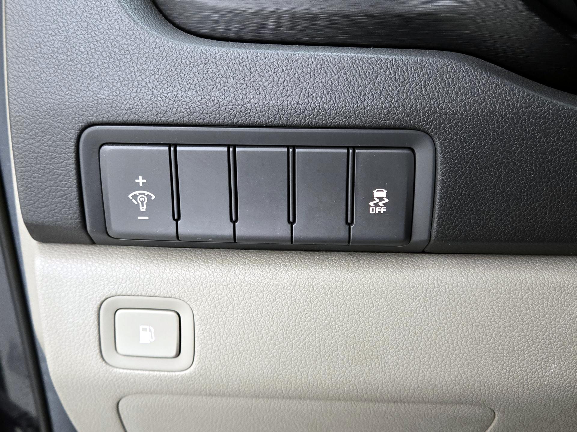 Thumbnail: 2016 Kia Sedona - 13